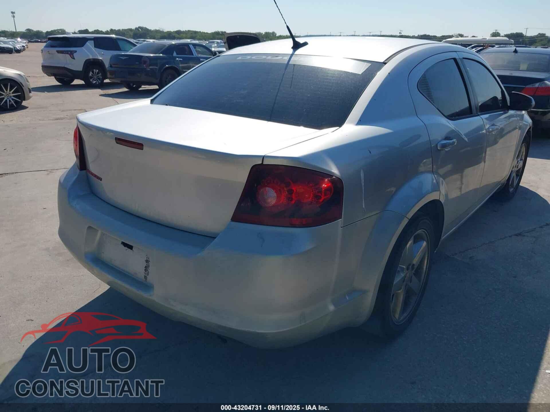 DODGE AVENGER 2011 - 1B3BD2FG5BN526175