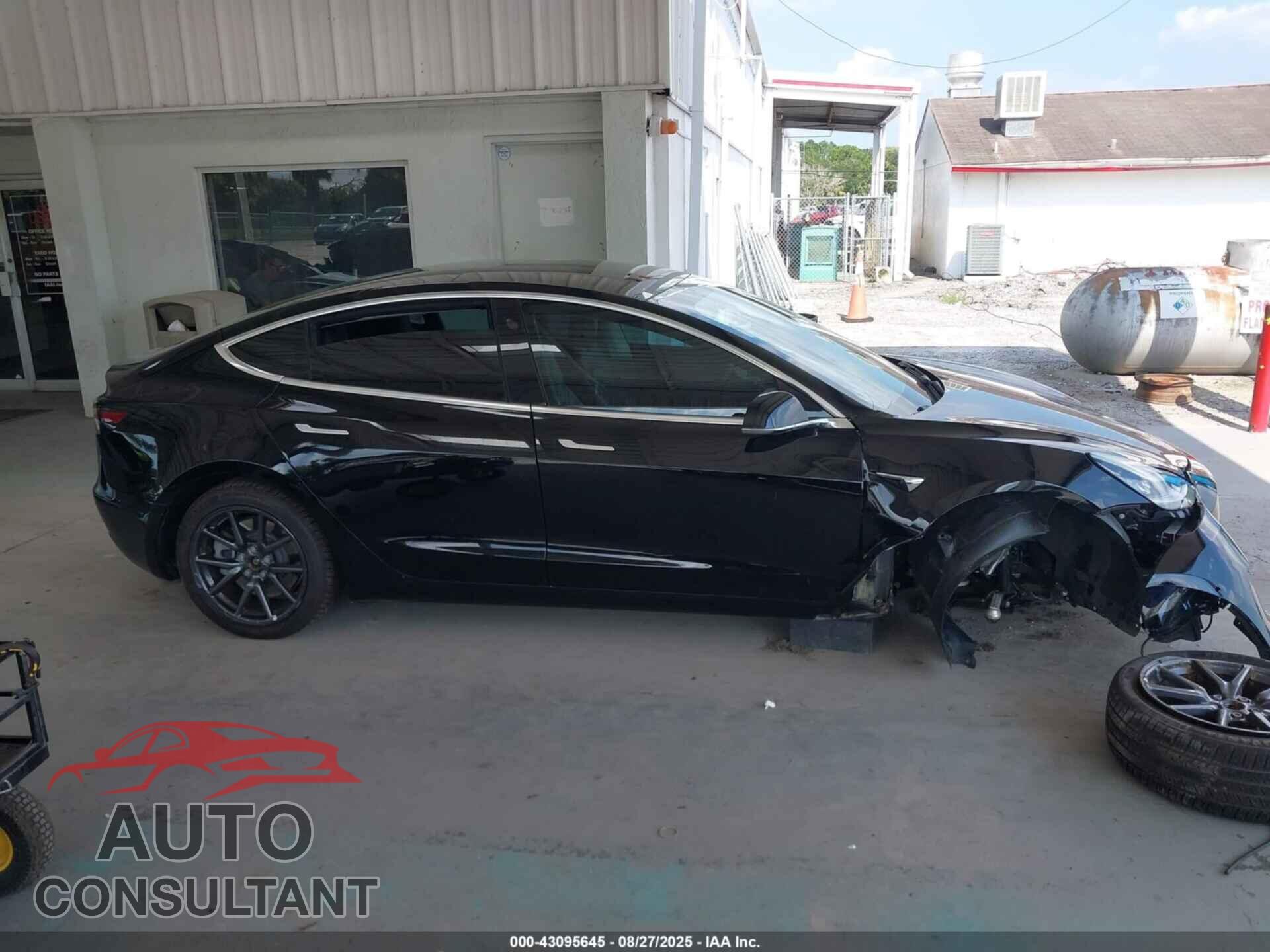TESLA MODEL 3 2019 - 5YJ3E1EA7KF484565