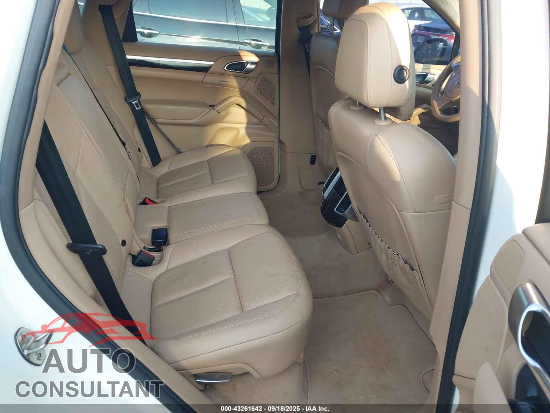 PORSCHE CAYENNE 2012 - WP1AA2A29CLA02859