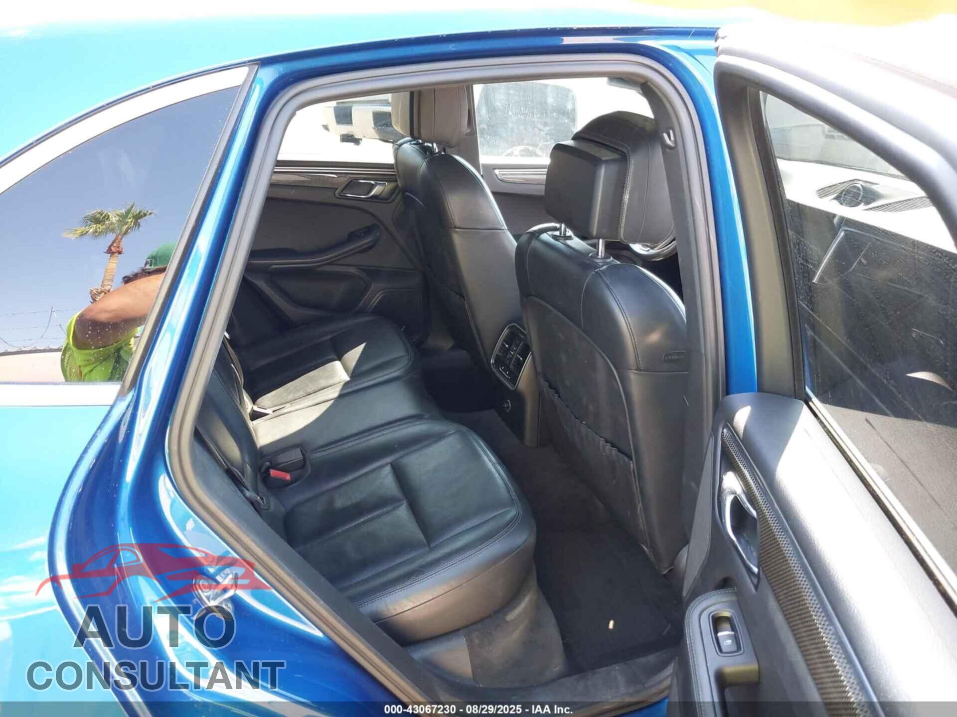 PORSCHE MACAN 2015 - WP1AB2A5XFLB65757