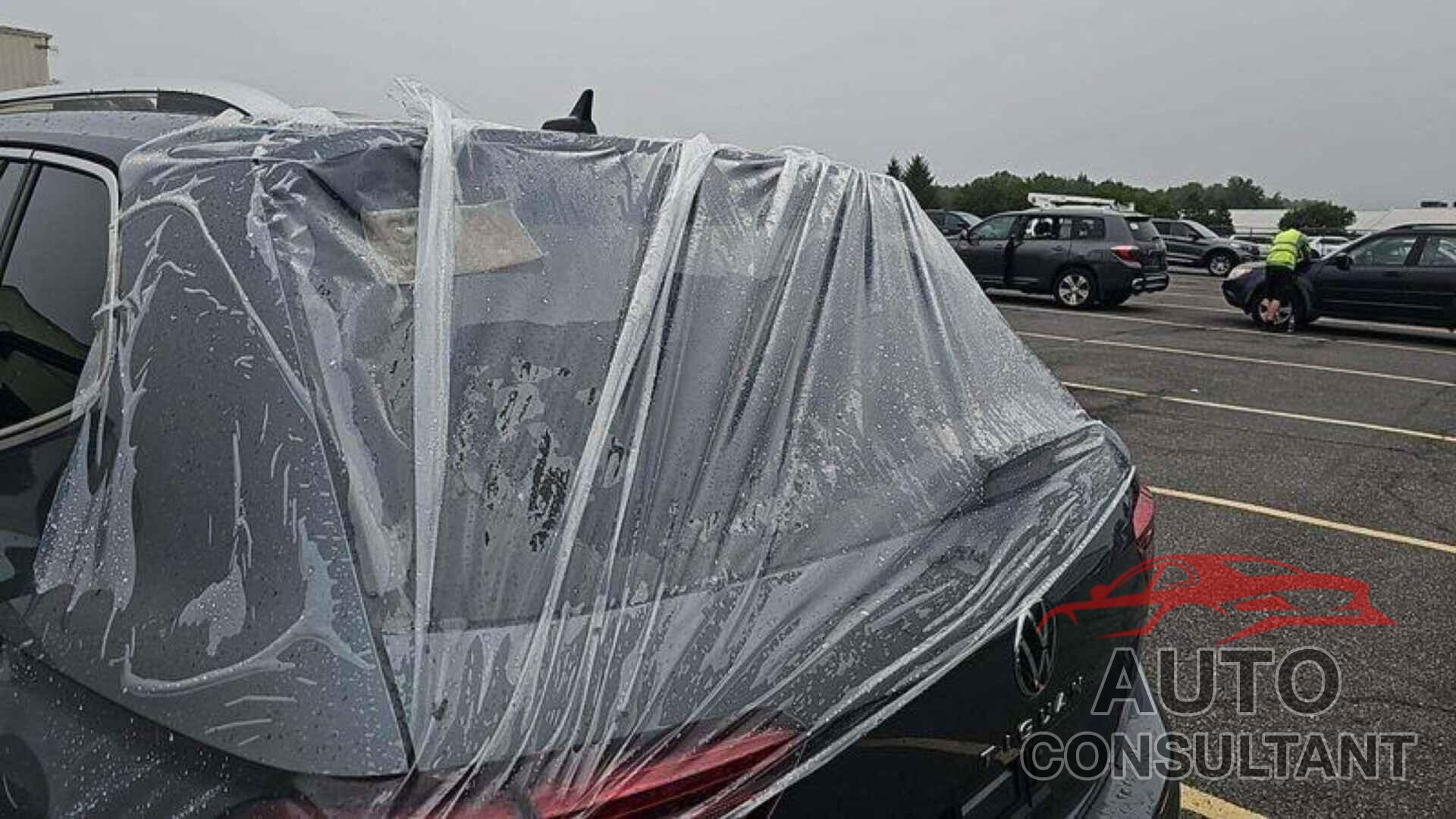 VOLKSWAGEN TIGUAN 2024 - 3VV3B7AX6RM086745