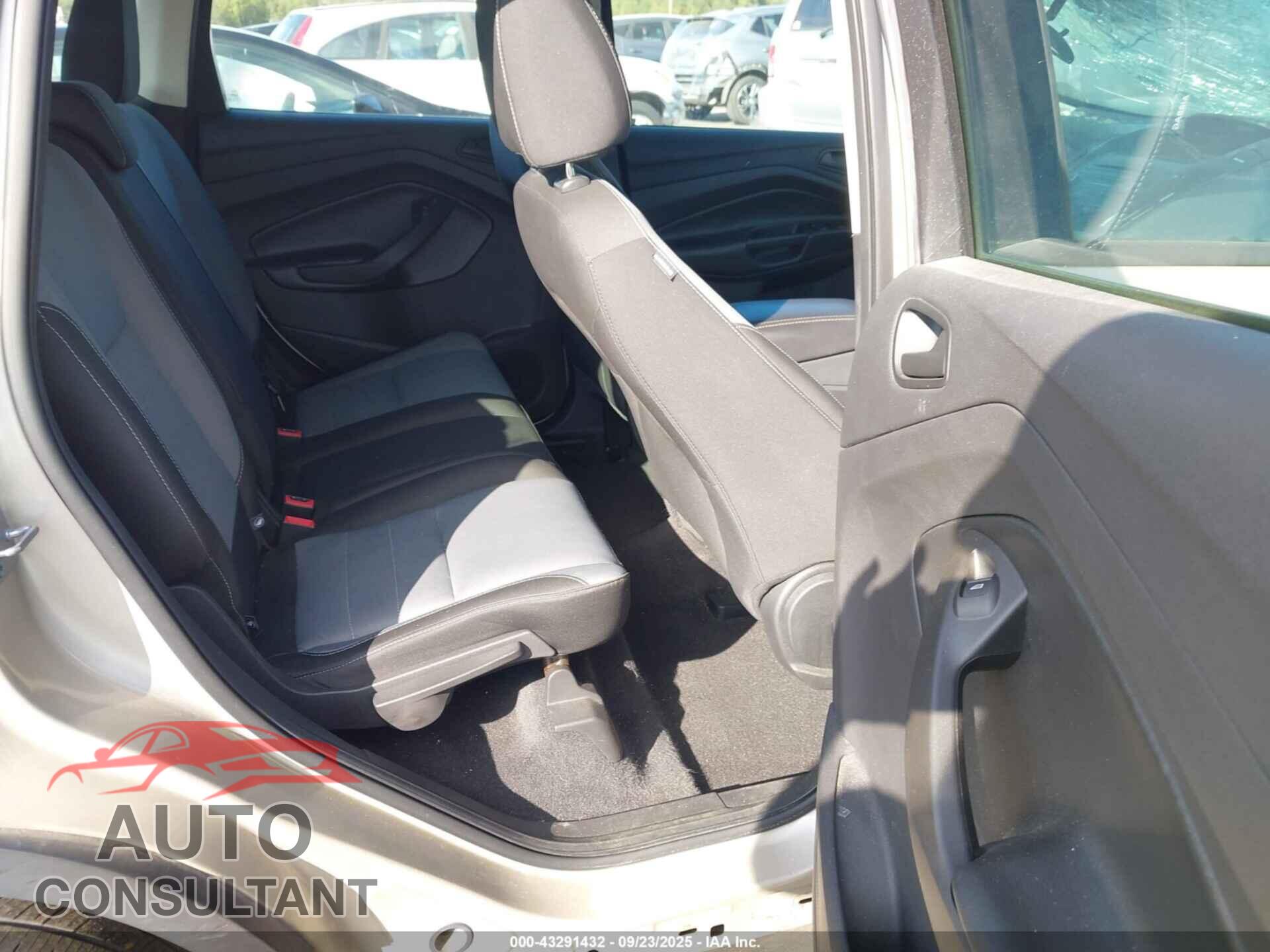 FORD ESCAPE 2017 - 1FMCU0F78HUB06394