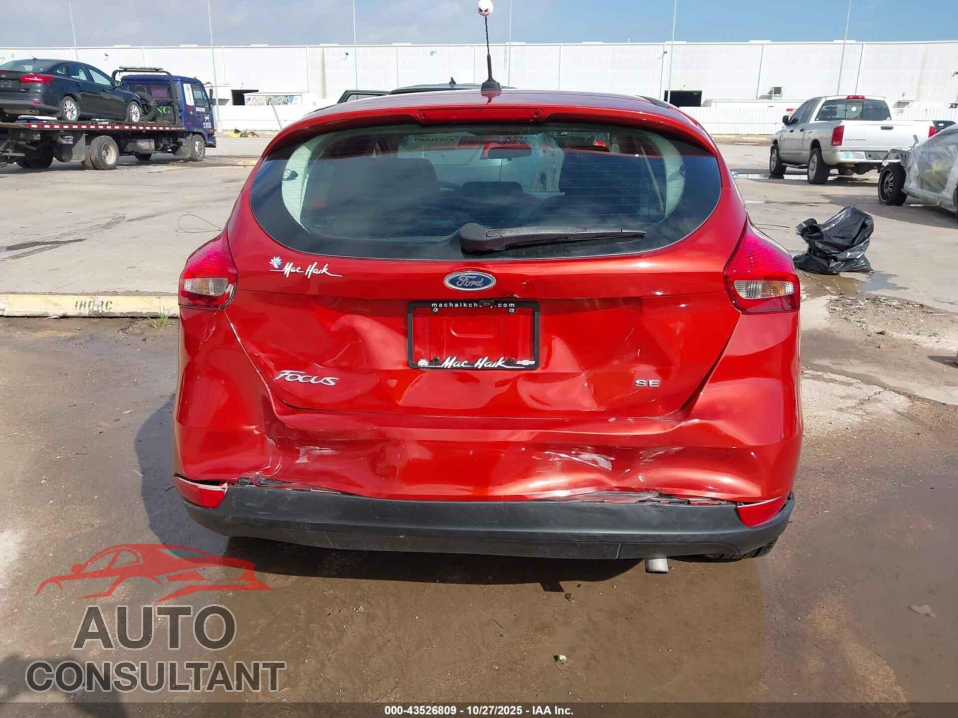 FORD FOCUS 2018 - 1FADP3K23JL330640