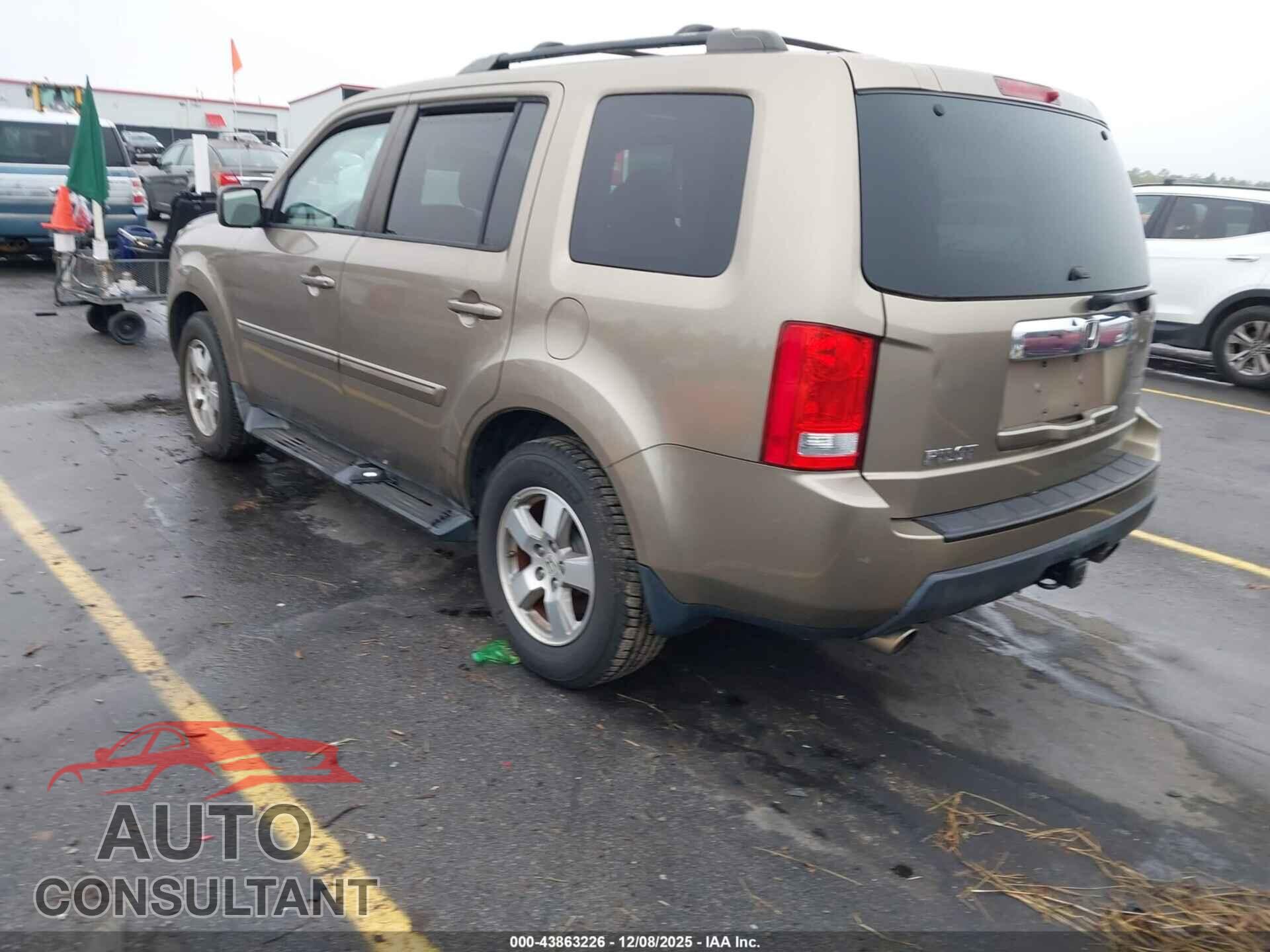 HONDA PILOT 2011 - 5FNYF3H56BB015982