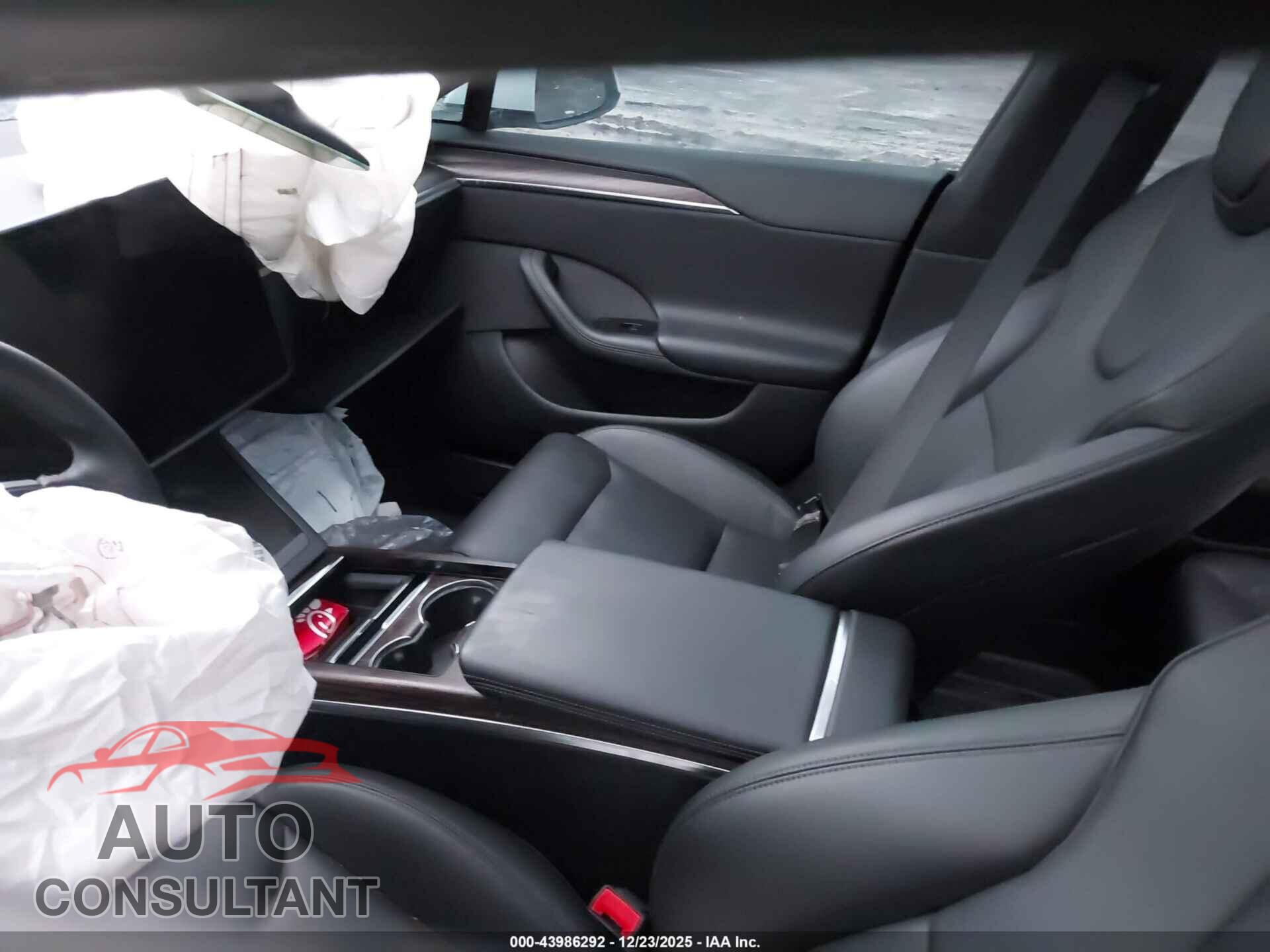 TESLA MODEL S 2023 - 5YJSA1E56PF515919