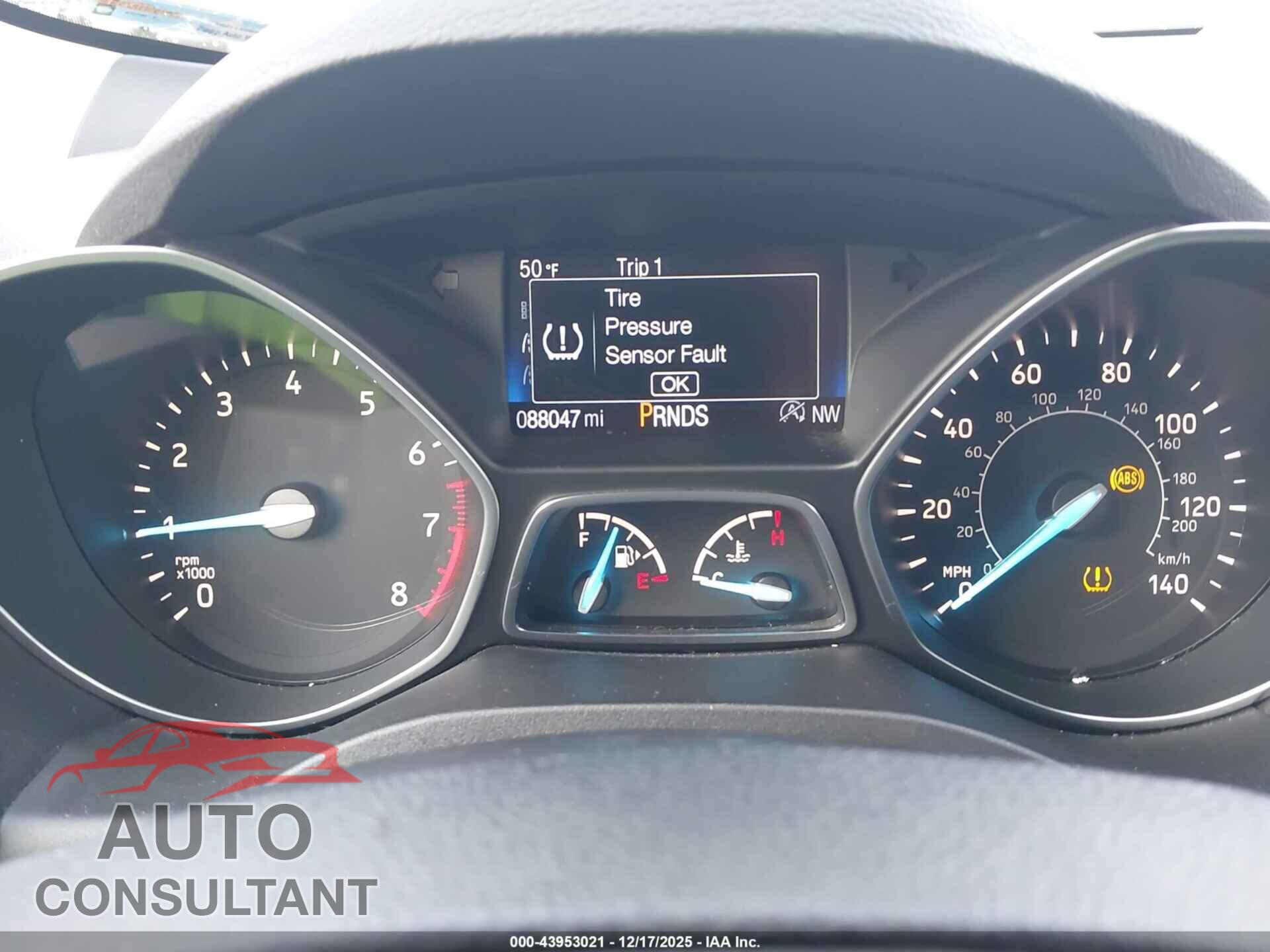 FORD ESCAPE 2017 - 1FMCU9GD4HUD83620