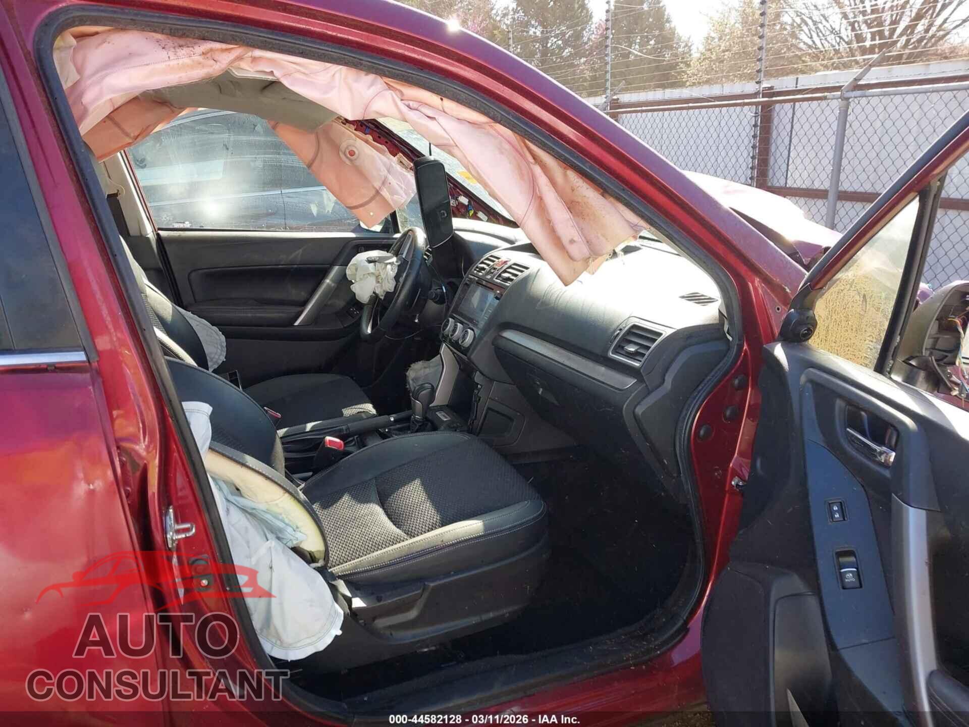 SUBARU FORESTER 2017 - JF2SJGEC8HH556315