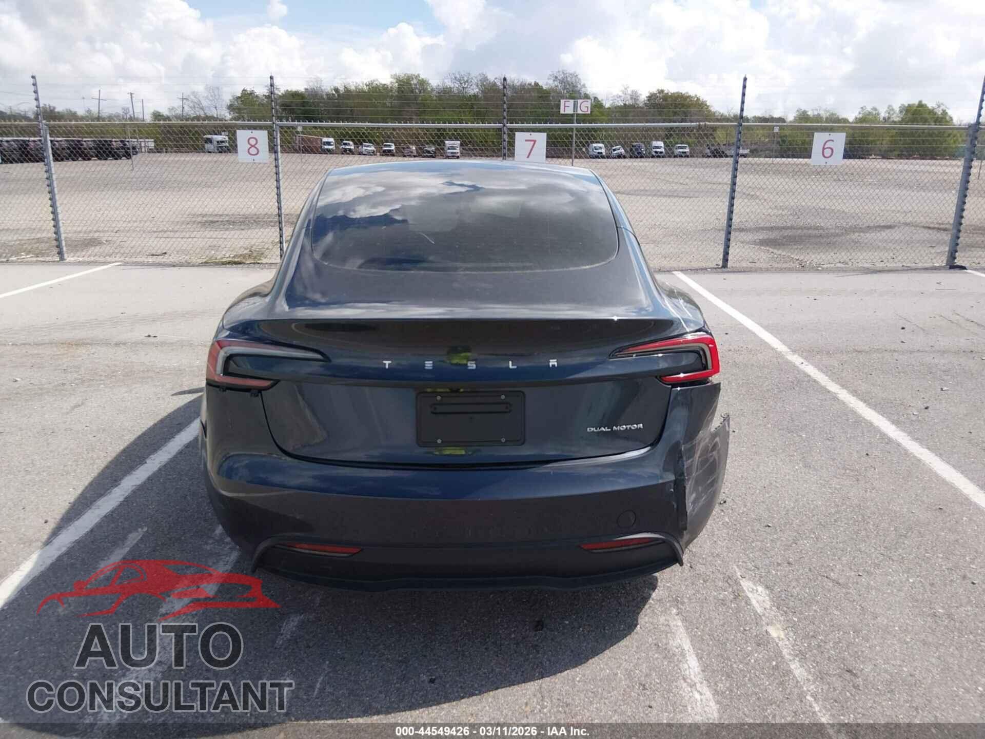TESLA MODEL 3 2024 - 5YJ3E1EB7RF717248