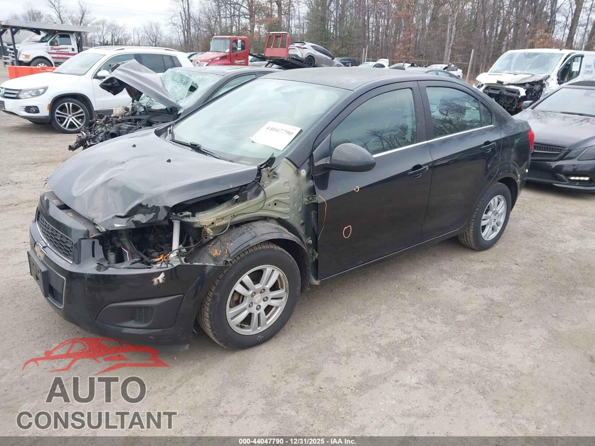 CHEVROLET SONIC 2015 - 1G1JC5SH3F4163473