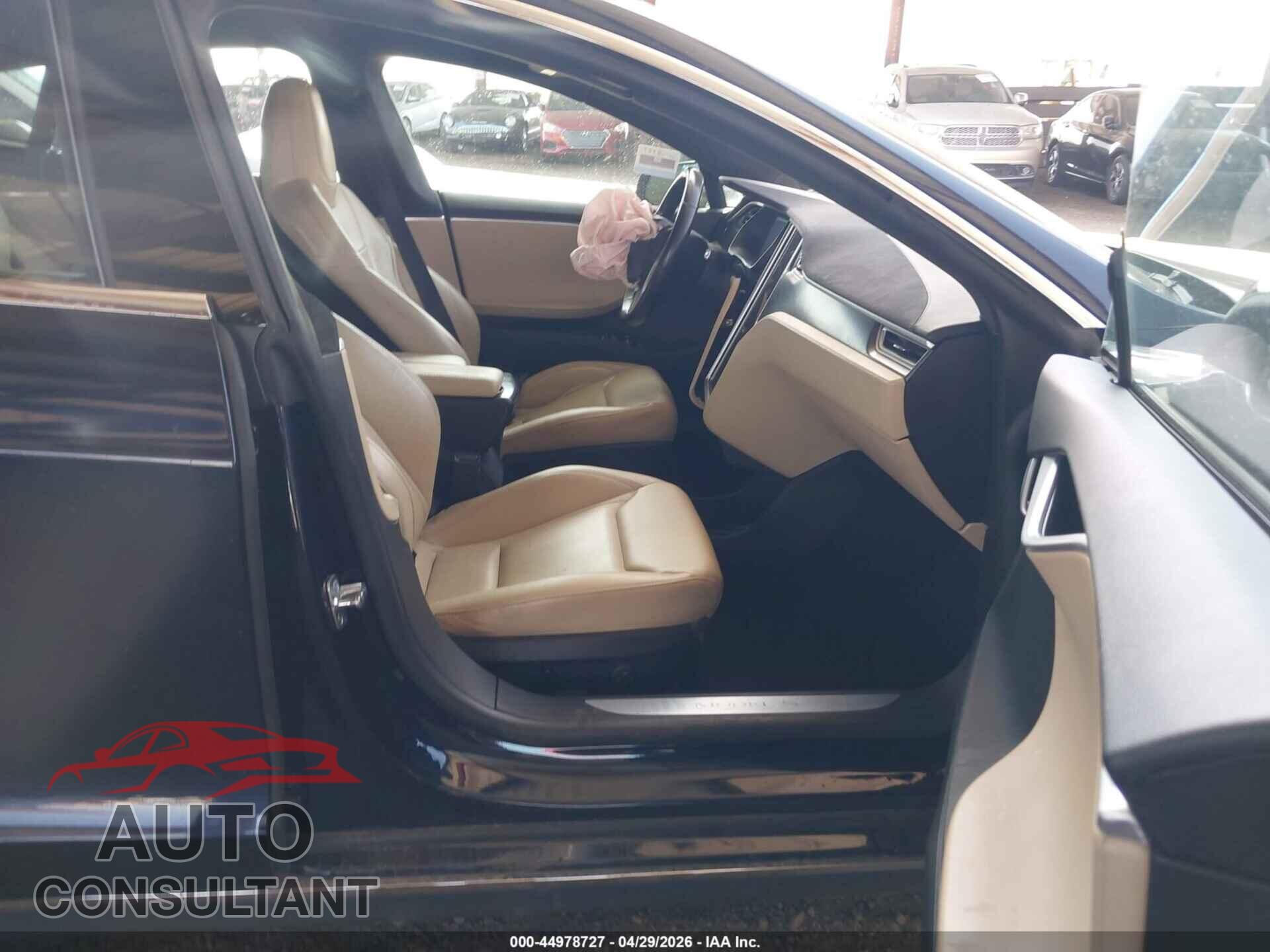 TESLA MODEL S 2015 - 5YJSA1H40FF081112