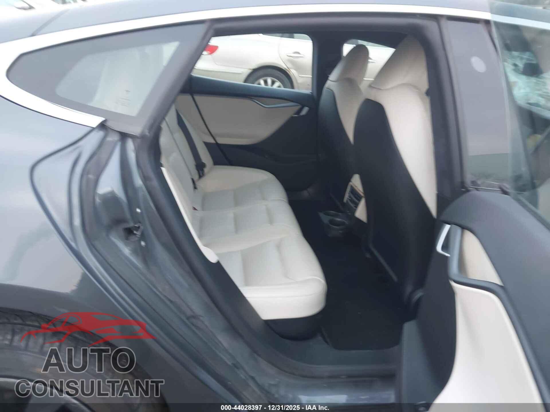 TESLA MODEL S 2020 - 5YJSA1E20LF399827