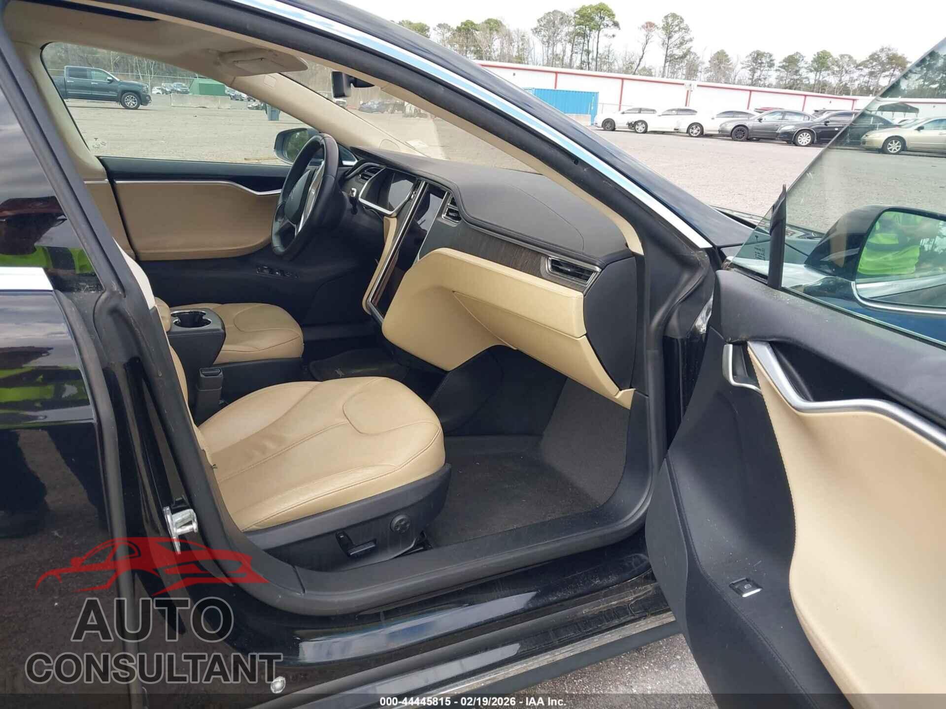 TESLA MODEL S 2013 - 5YJSA1AG3DFP04000
