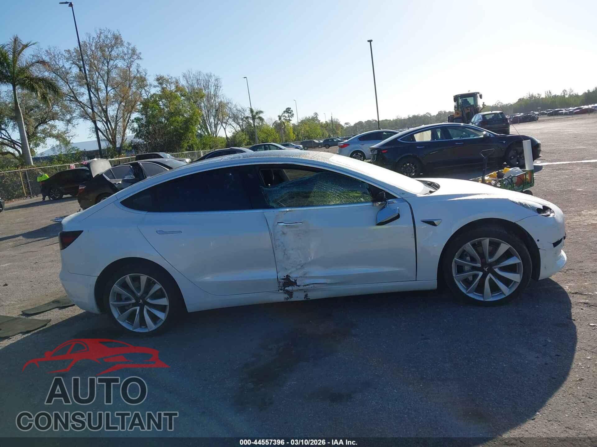 TESLA MODEL 3 2019 - 5YJ3E1EB5KF200066