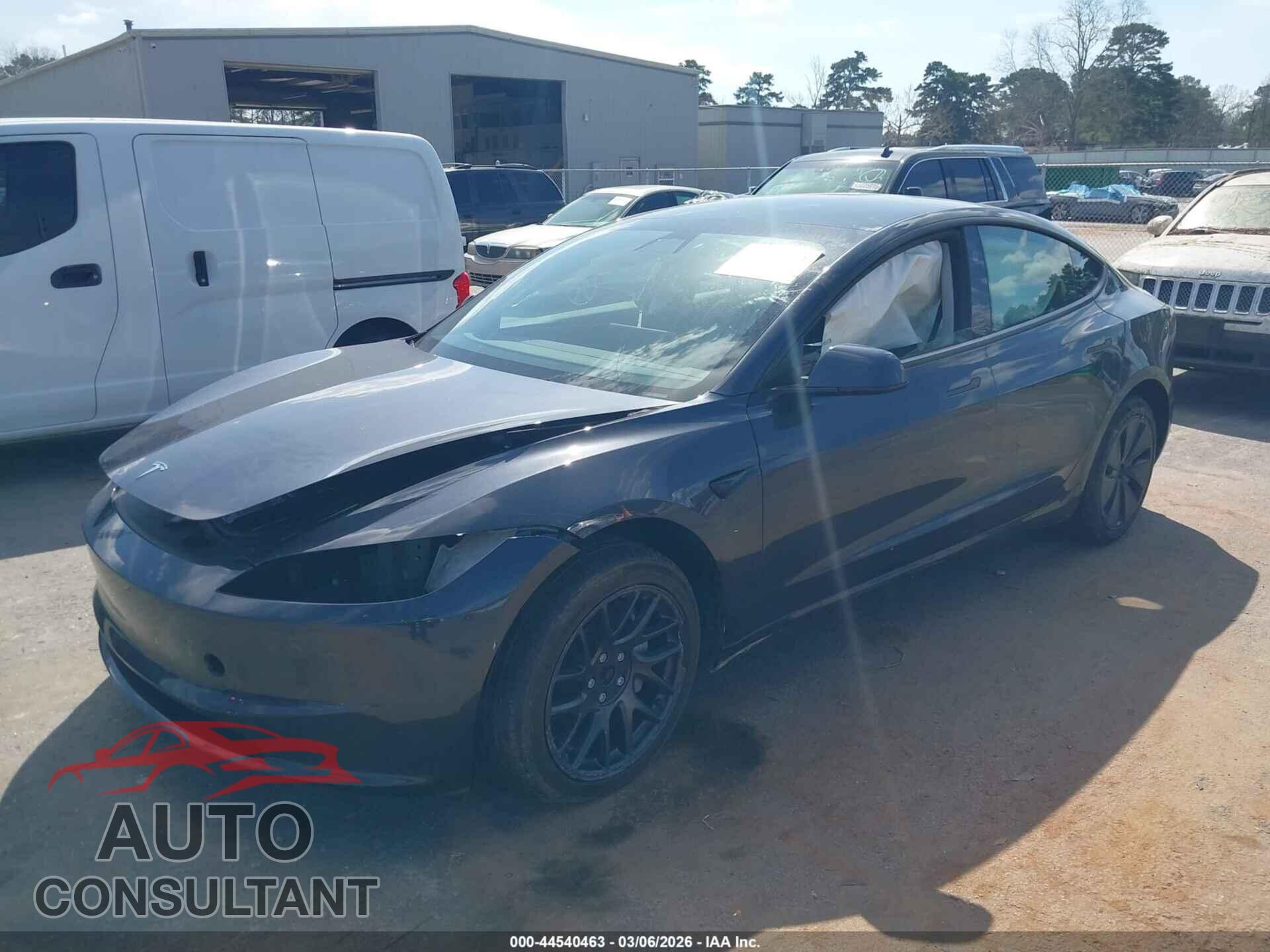 TESLA MODEL 3 2025 - 5YJ3E1EA2SF992345