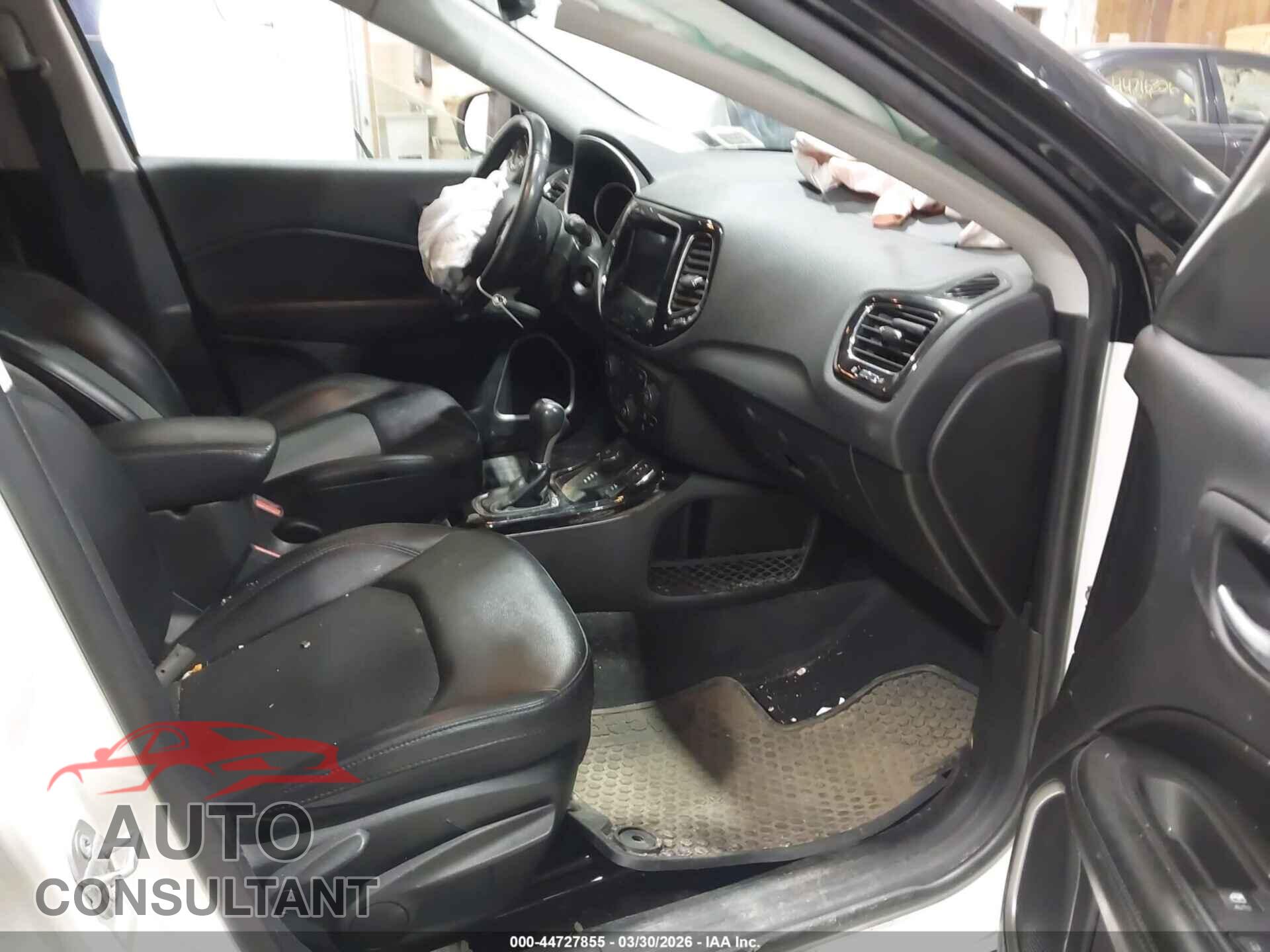 JEEP COMPASS 2019 - 3C4NJDBB0KT796098