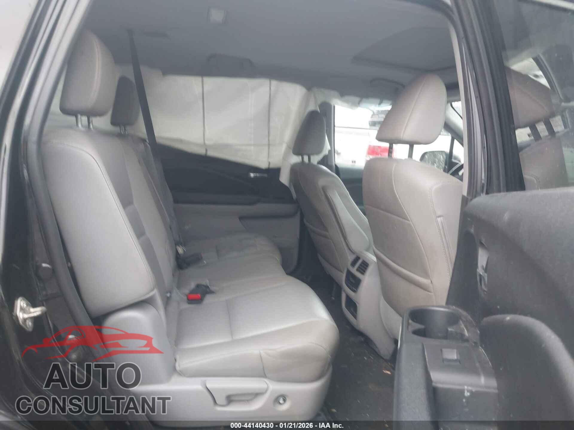 HONDA PILOT 2017 - 5FNYF5H55HB005013