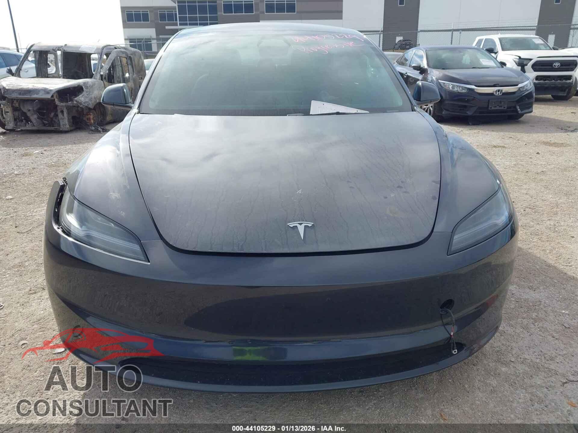 TESLA MODEL 3 2024 - 5YJ3E1EBXRF836833