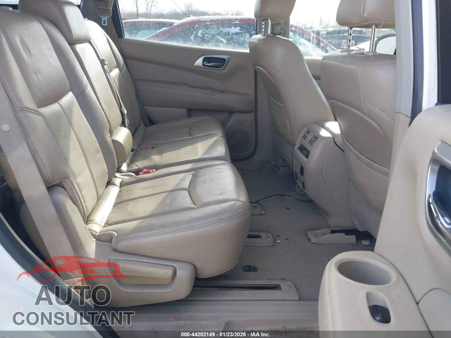 NISSAN PATHFINDER 2014 - 5N1AR2MM2EC657256