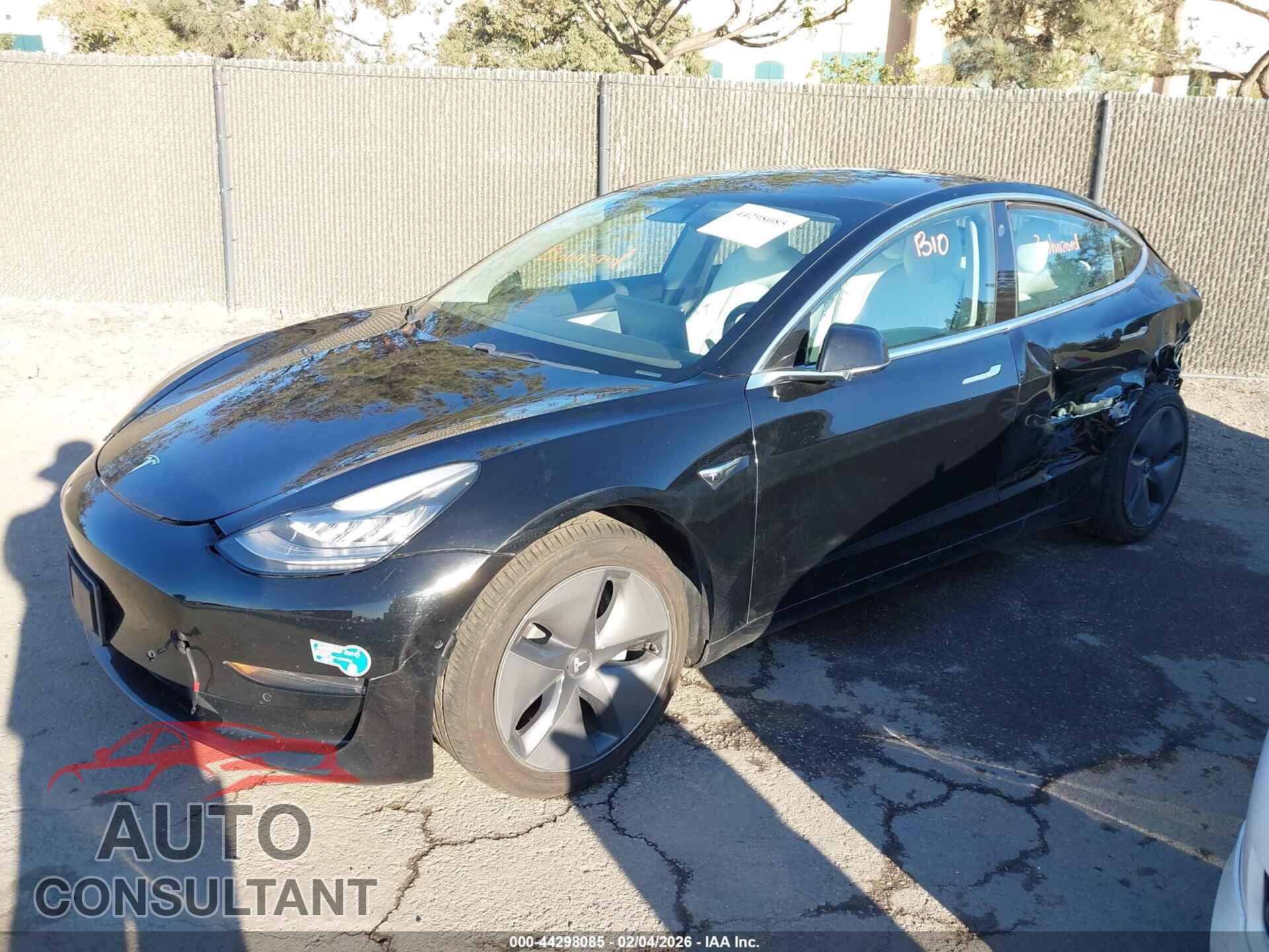 TESLA MODEL 3 2019 - 5YJ3E1EB0KF526762