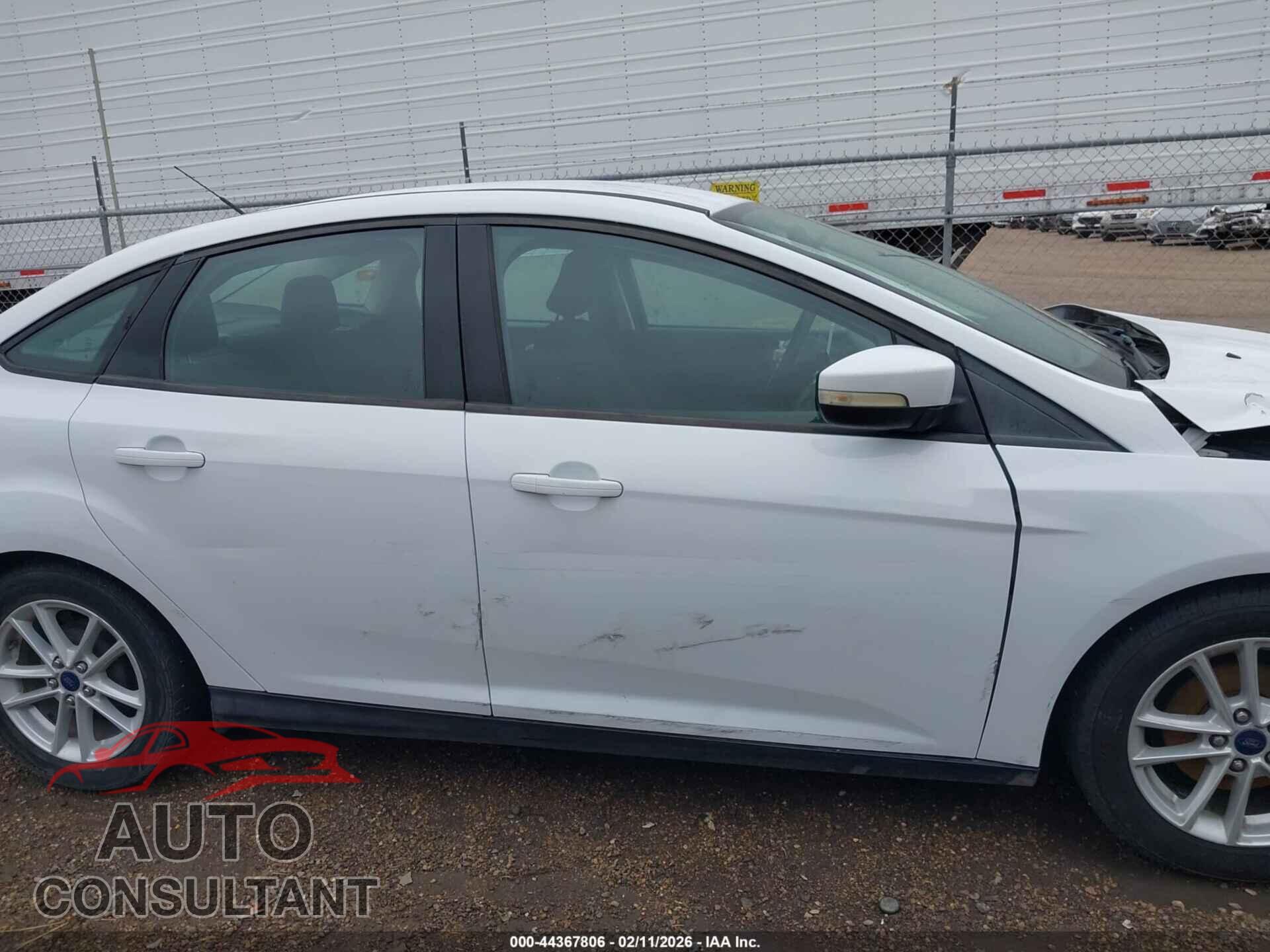 FORD FOCUS 2017 - 1FADP3F22HL347708