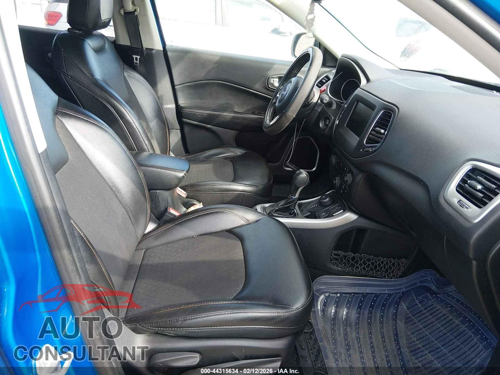 JEEP COMPASS 2018 - 3C4NJDBB8JT342860