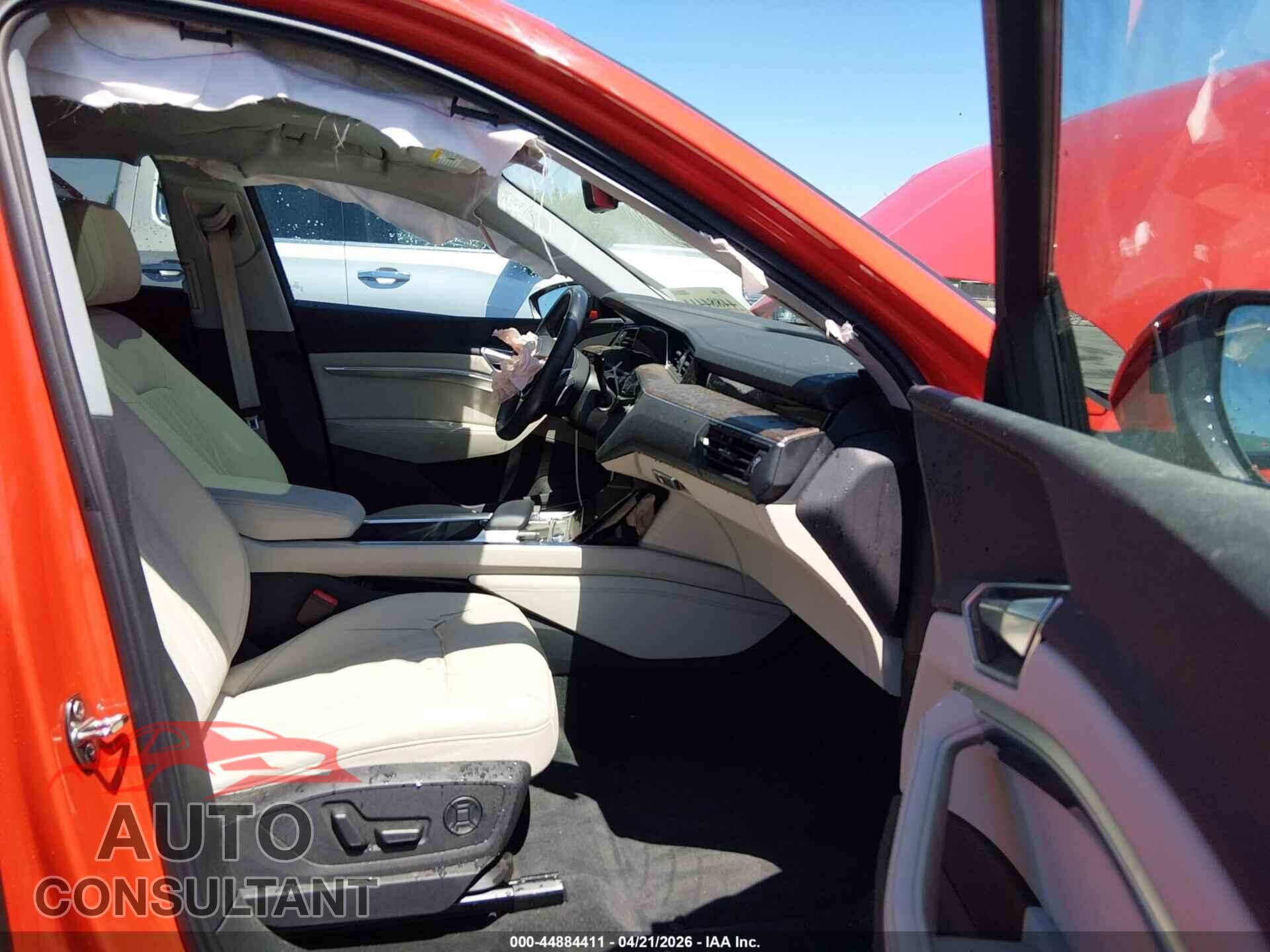 AUDI E-TRON 2021 - WA1LAAGE8MB036136