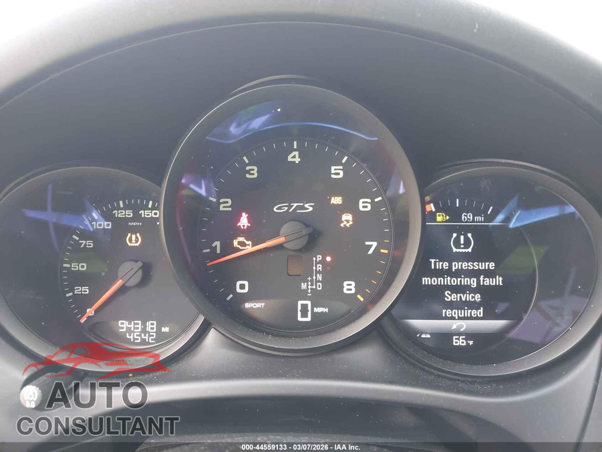 PORSCHE MACAN 2018 - WP1AG2A59JLB64268