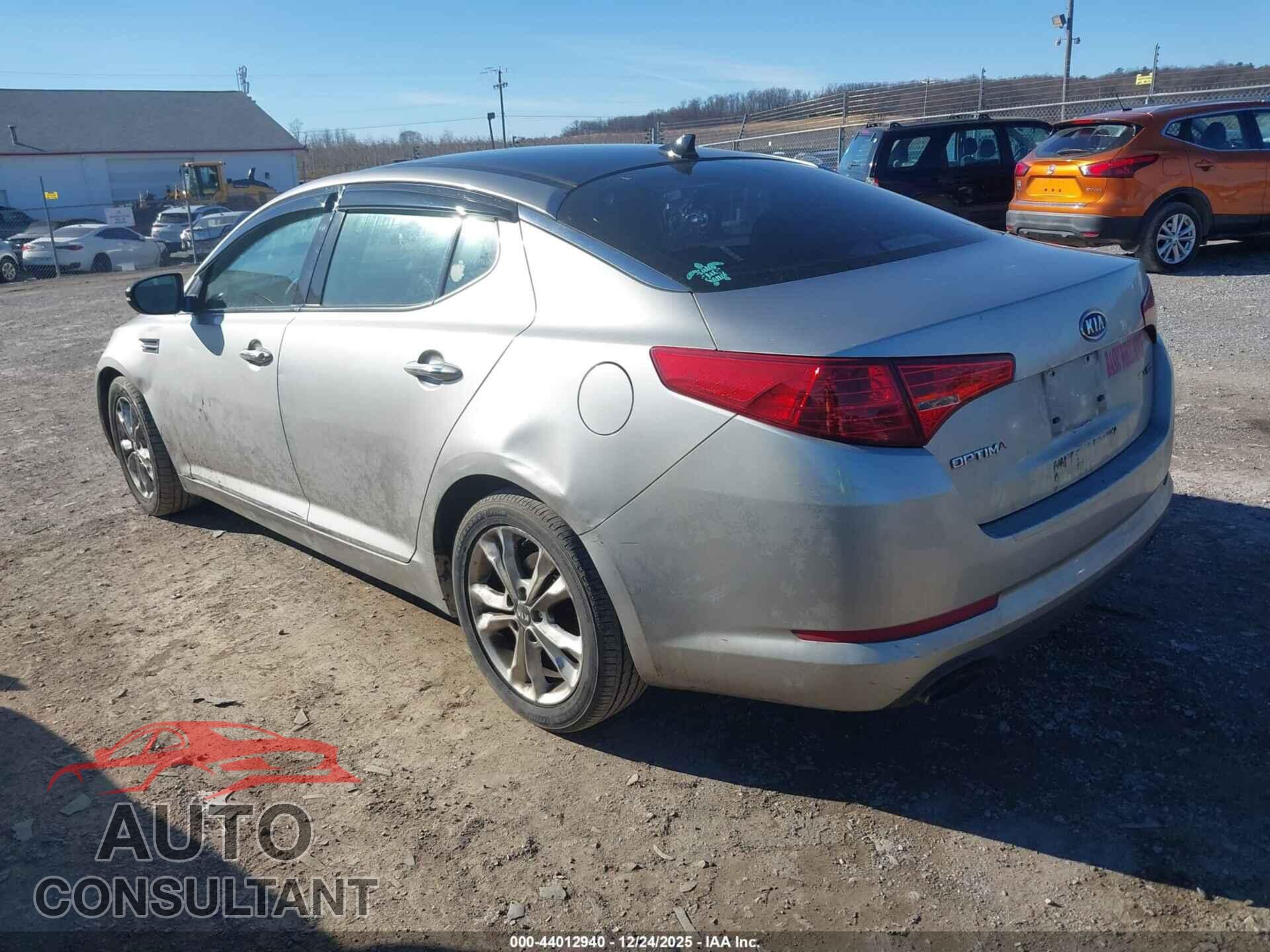 KIA OPTIMA 2011 - KNAGN4A74B5120695