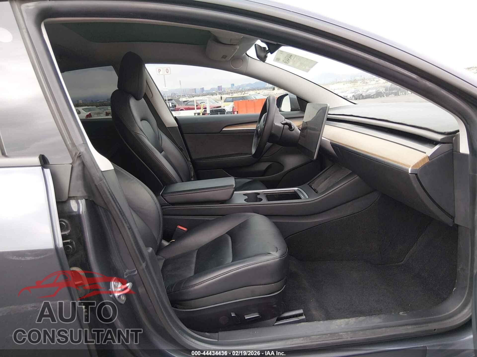 TESLA MODEL 3 2021 - 5YJ3E1EA9MF021121