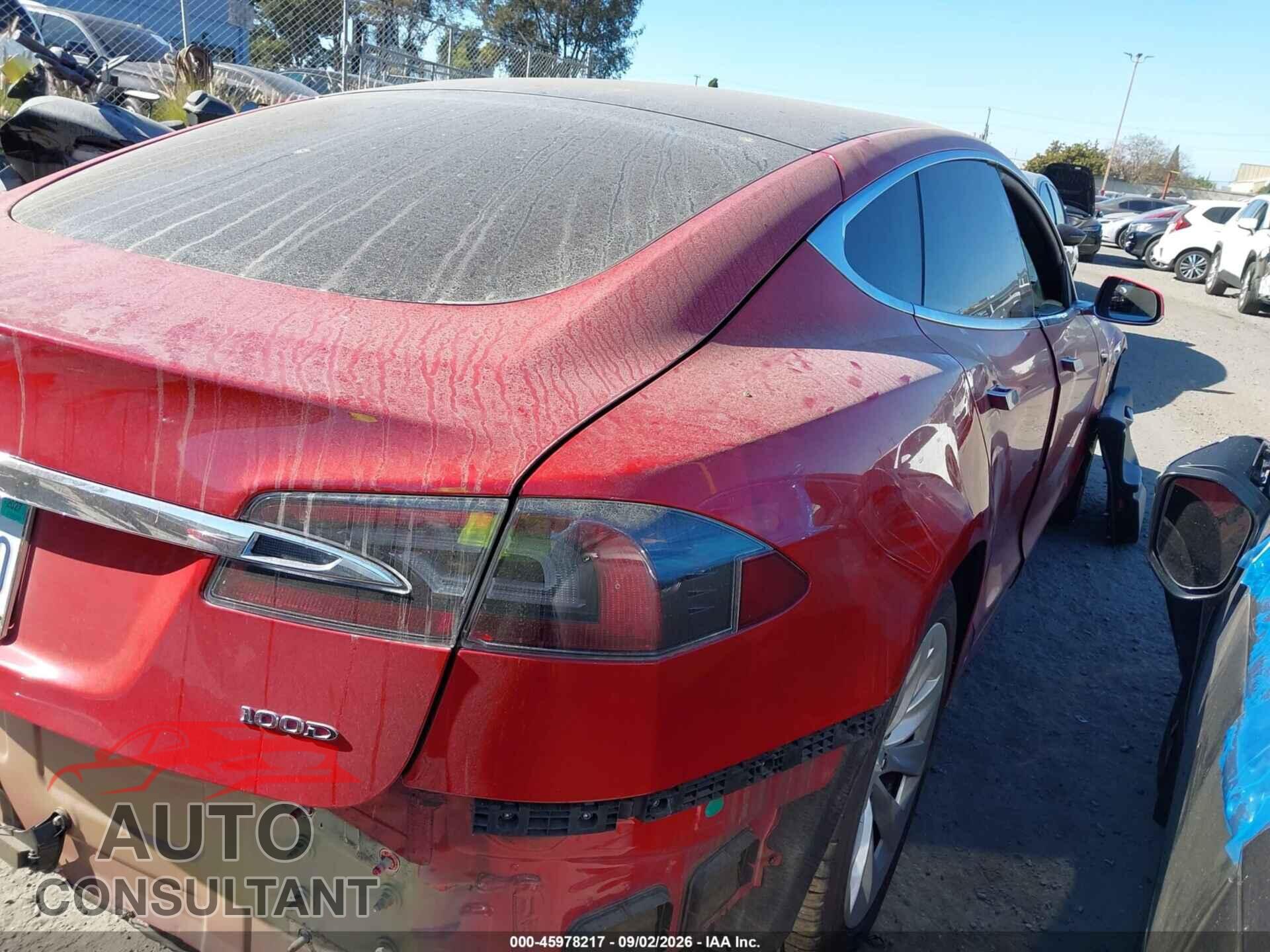 TESLA MODEL S 2018 - 5YJSA1E23JF296947
