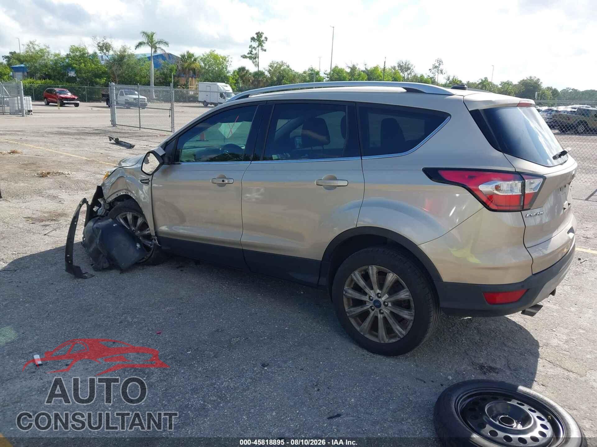 FORD ESCAPE 2017 - 1FMCU0JD5HUF02747