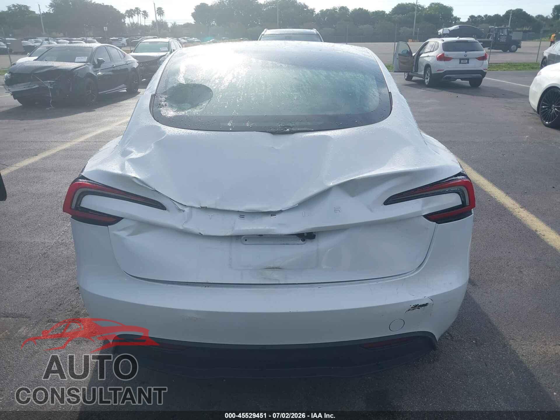 TESLA MODEL 3 2024 - 5YJ3E1EA4RF762431