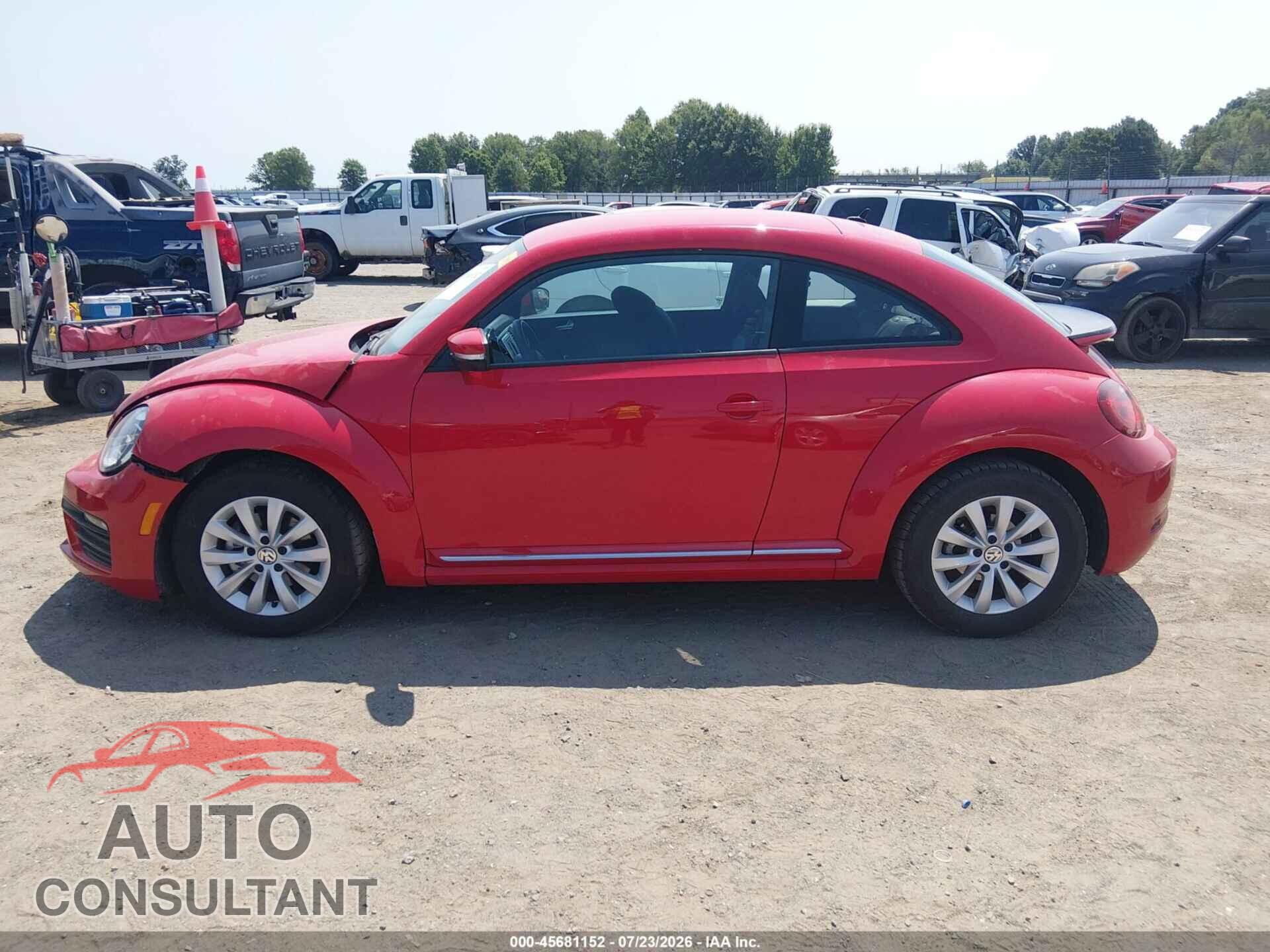 VOLKSWAGEN BEETLE 2019 - 3VWFD7AT4KM719698