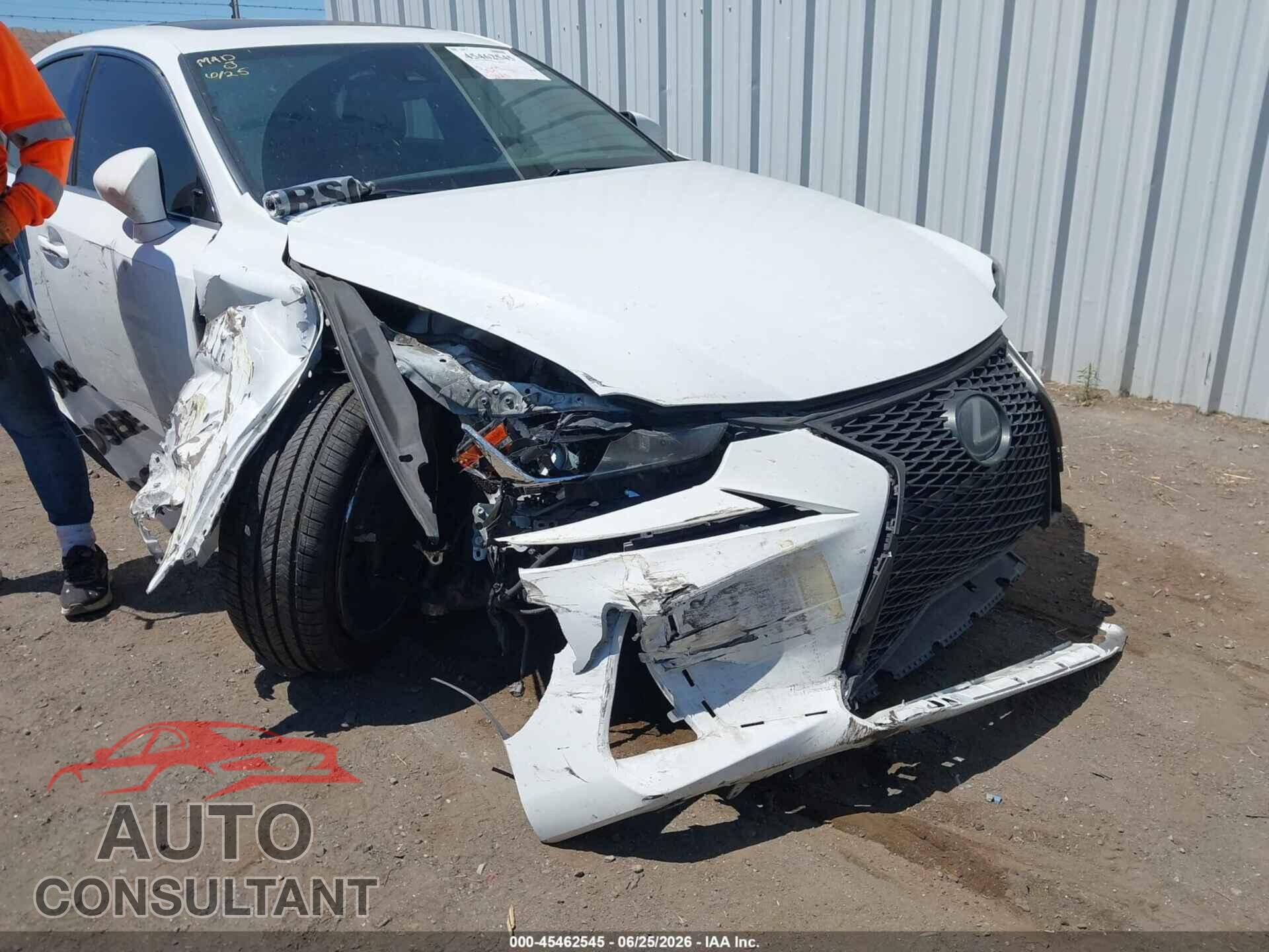 LEXUS IS 200T 2017 - JTHBA1D26H5059896