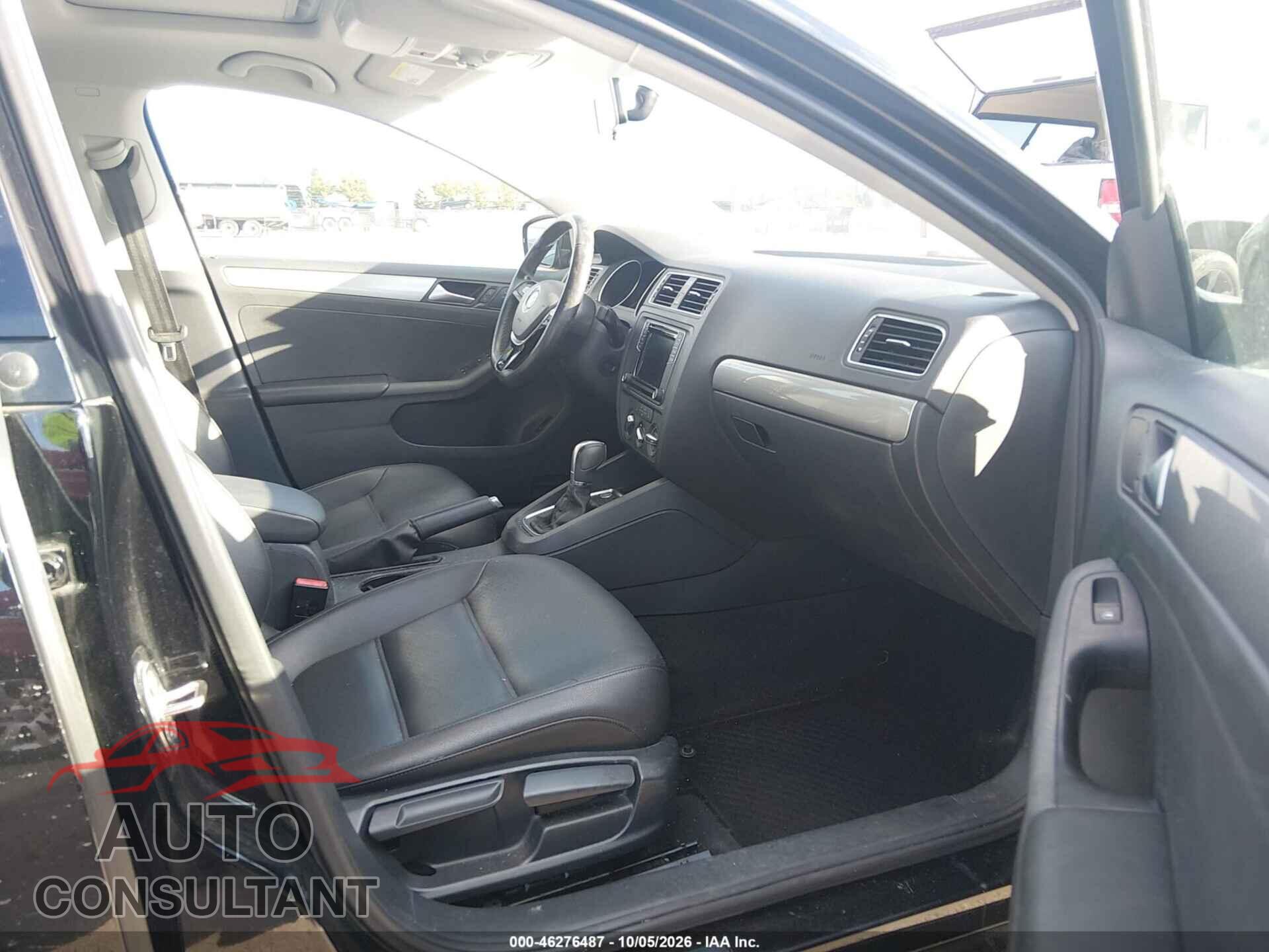 VOLKSWAGEN JETTA 2017 - 3VWDB7AJ0HM366560