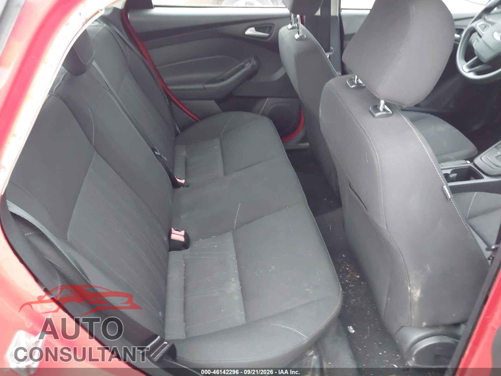FORD FOCUS 2015 - 1FADP3F24FL209617