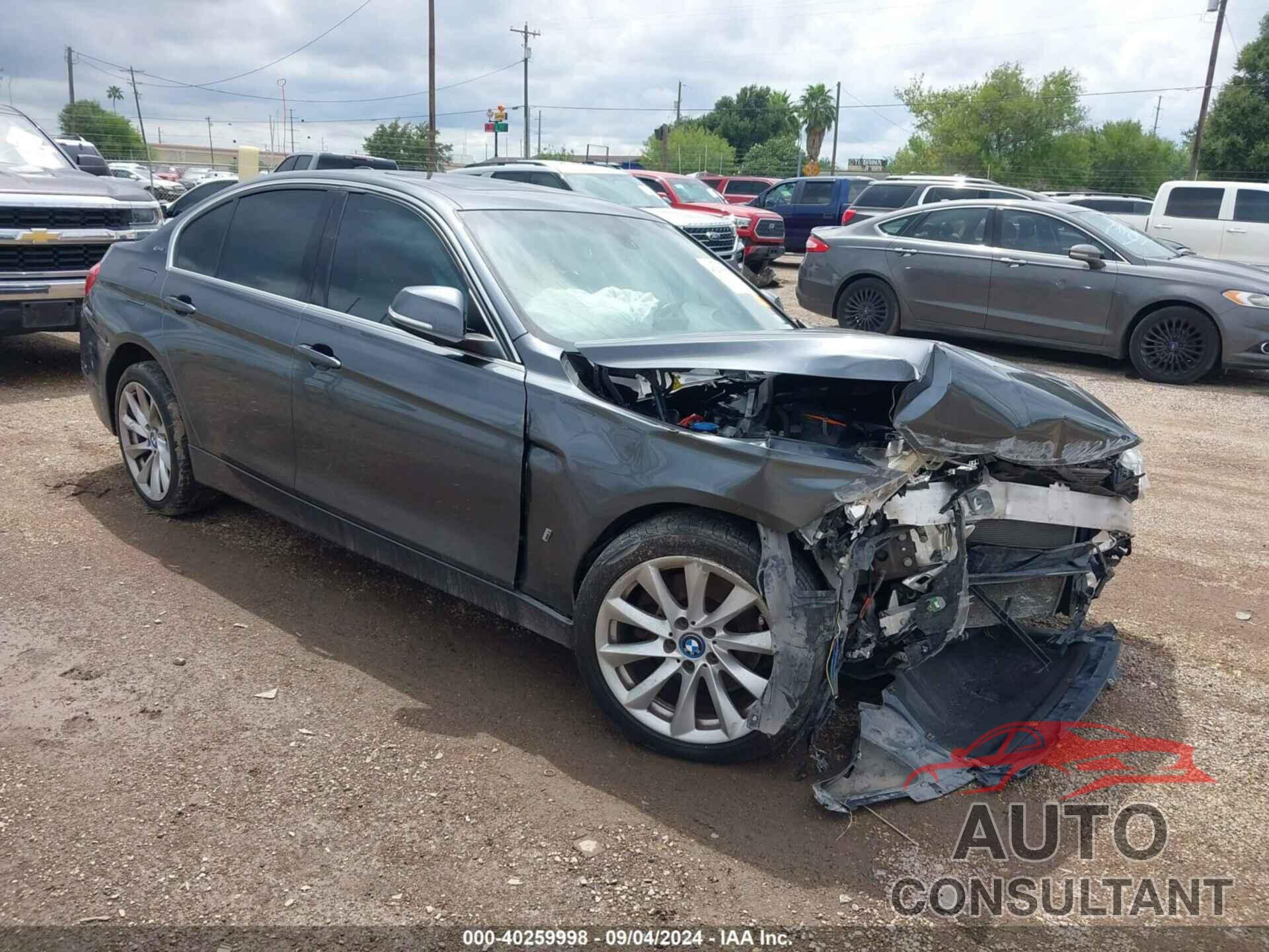 BMW 330E 2017 - WBA8E1C30HA158907