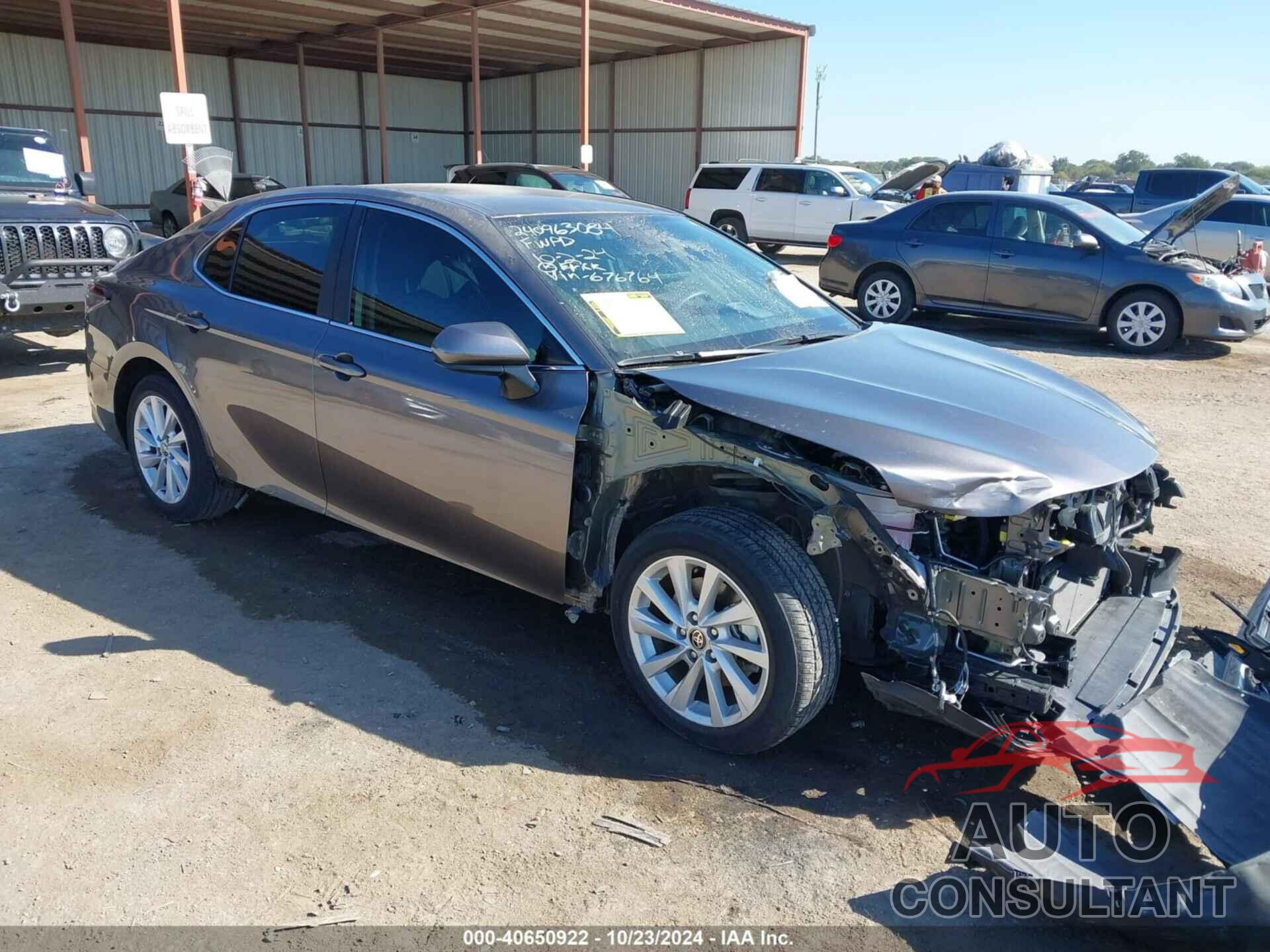 TOYOTA CAMRY 2022 - 4T1C11AK7NU676764