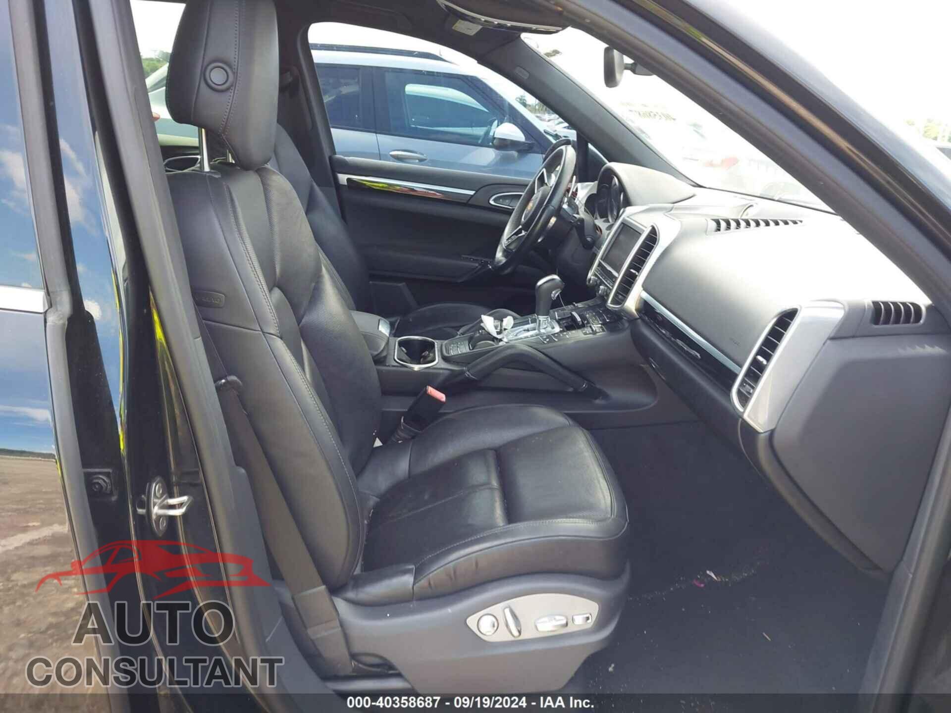 PORSCHE CAYENNE 2016 - WP1AA2A26GLA00766