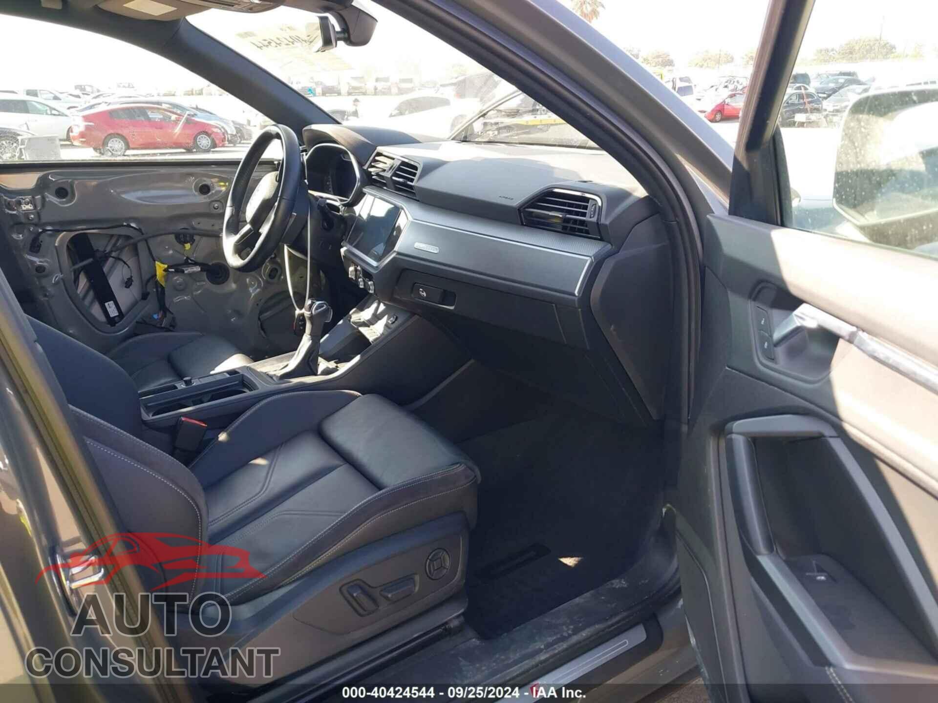 AUDI Q3 2020 - WA1EECF39L1006527