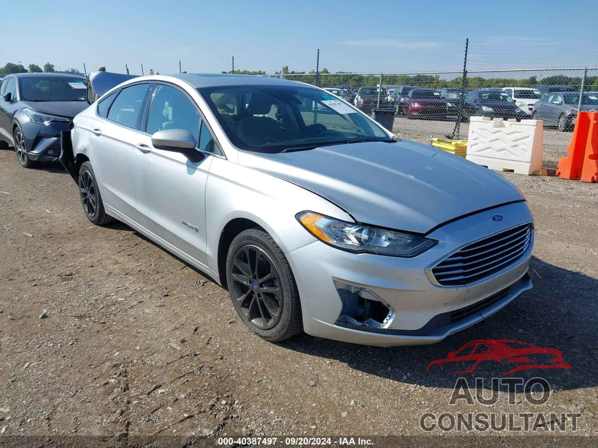 FORD FUSION HYBRID 2019 - 3FA6P0LU6KR110208