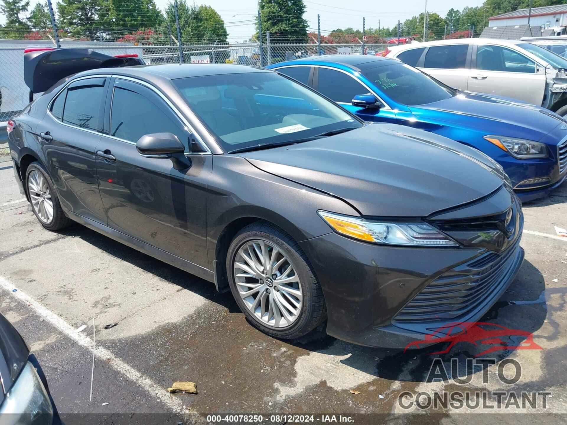 TOYOTA CAMRY 2018 - 4T1B11HK0JU036178