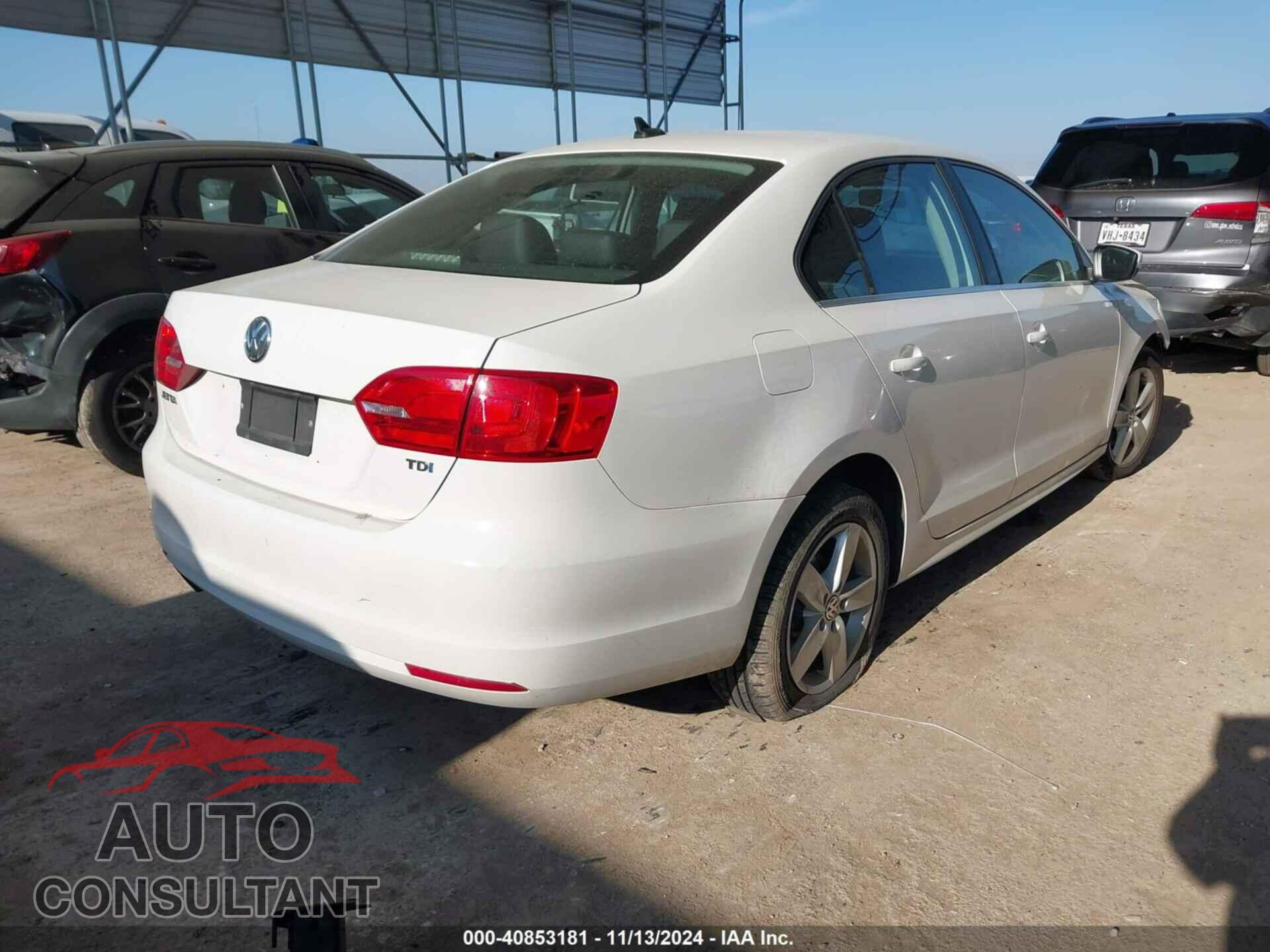 VOLKSWAGEN JETTA 2013 - 3VWLL7AJ8DM411442