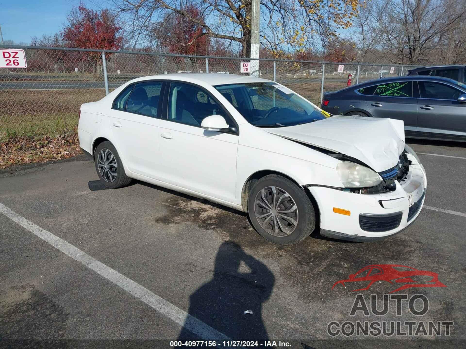 VOLKSWAGEN JETTA 2009 - 3VWJM71K49M142845