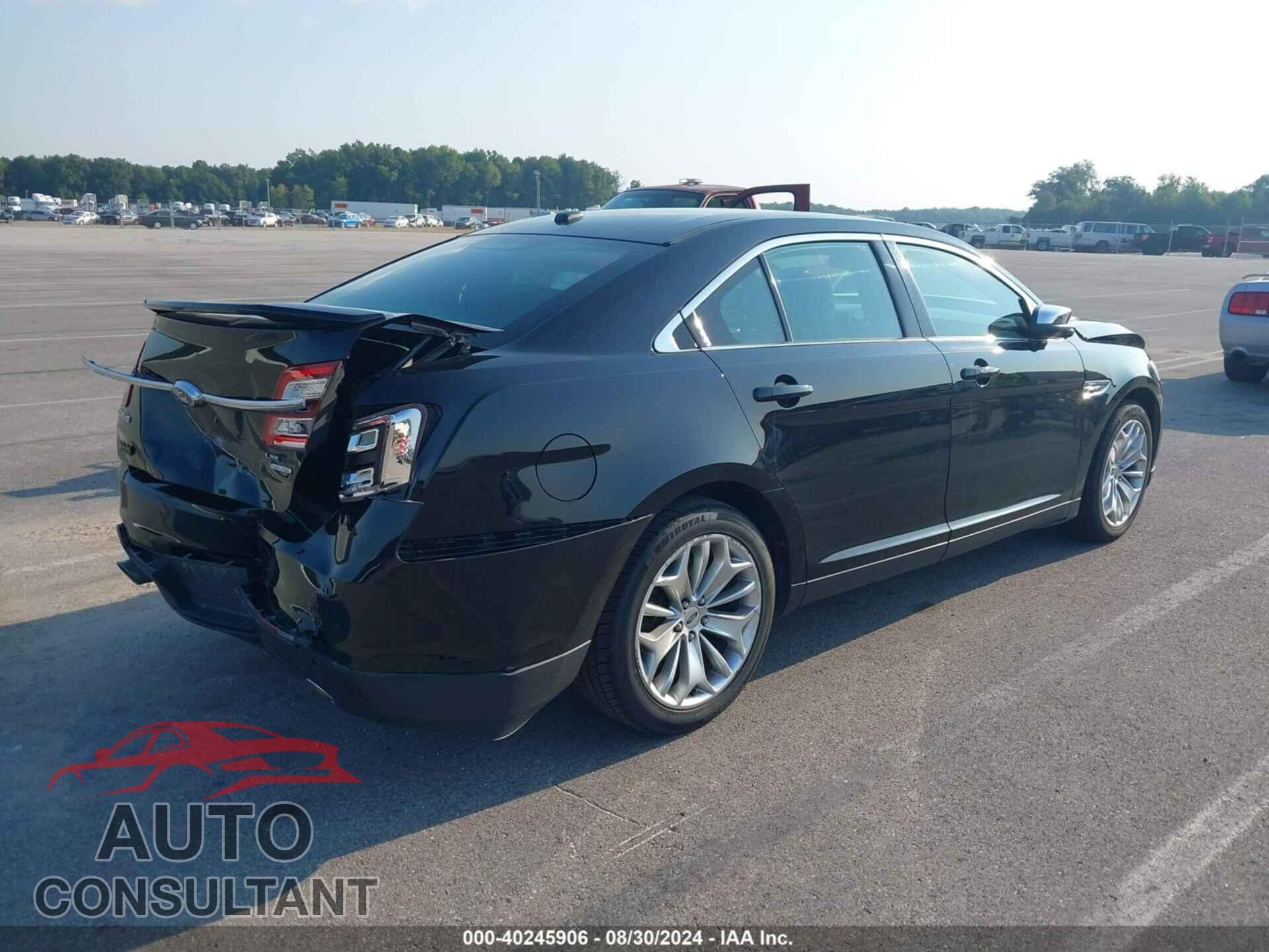 FORD TAURUS 2018 - 1FAHP2F89JG114956