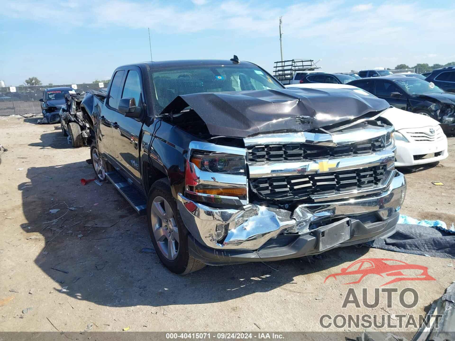 CHEVROLET SILVERADO 1500 2018 - 1GCRCREC2JZ360096