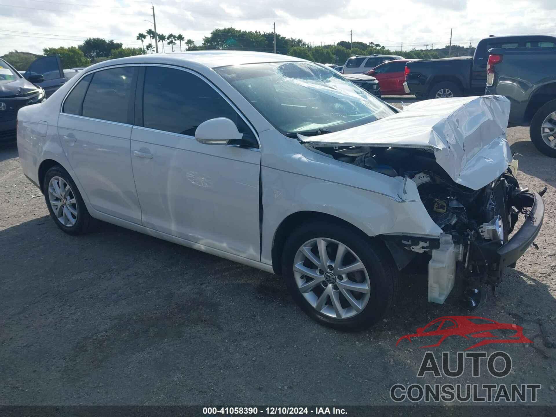 VOLKSWAGEN JETTA 2010 - 3VWRX7AJ0AM035944