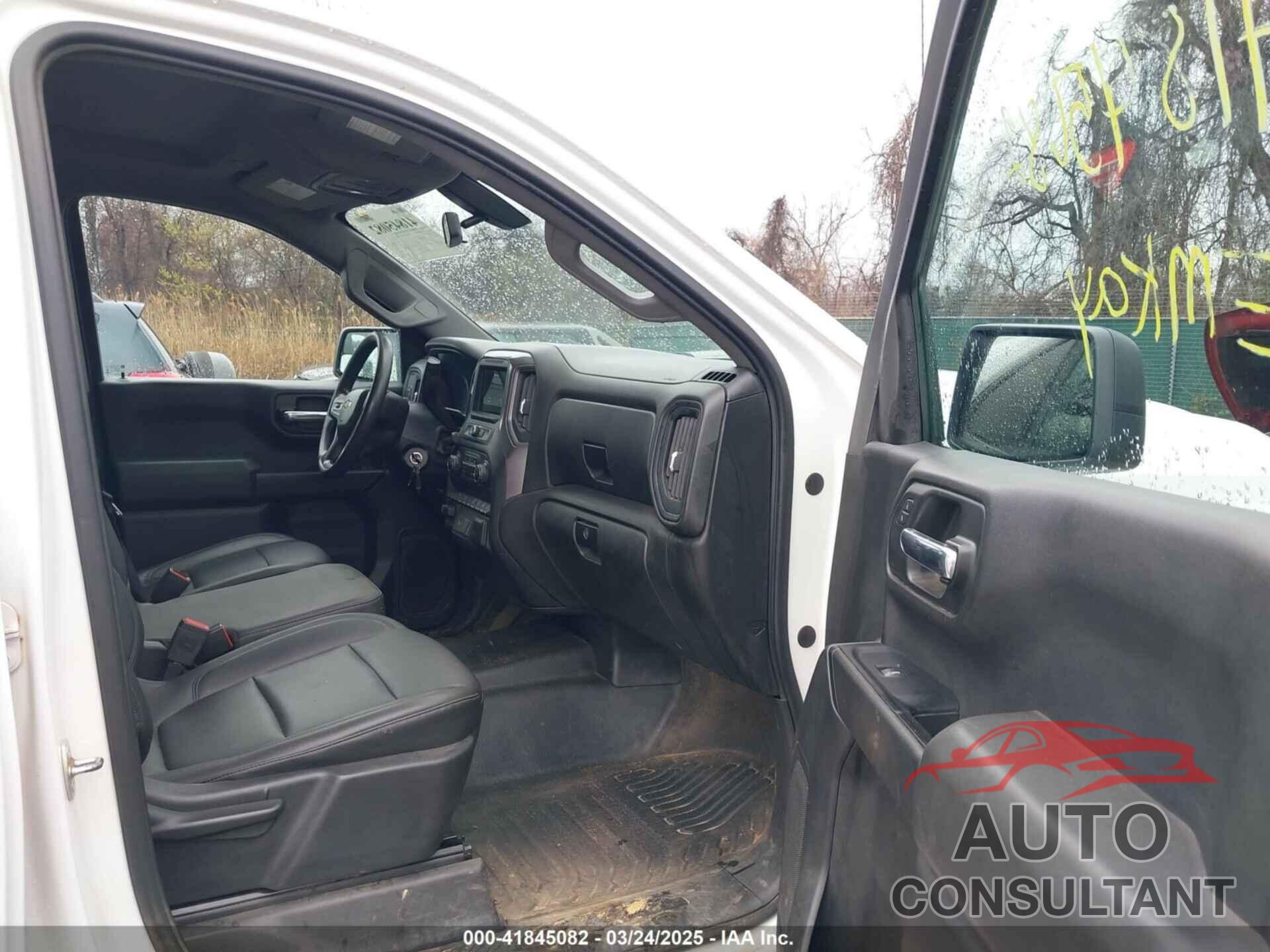 CHEVROLET SILVERADO 1500 2019 - 1GCPWAEF3KZ310531