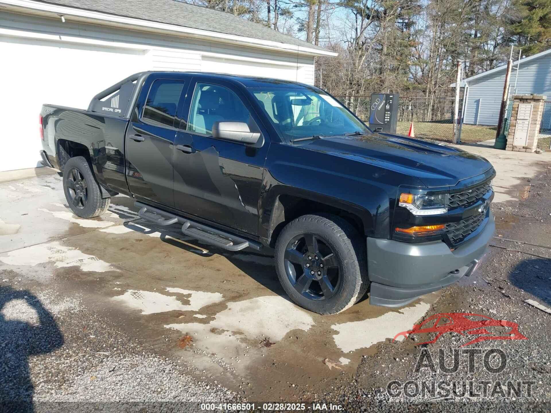 CHEVROLET SILVERADO 1500 2018 - 1GCVKNEC1JZ228697