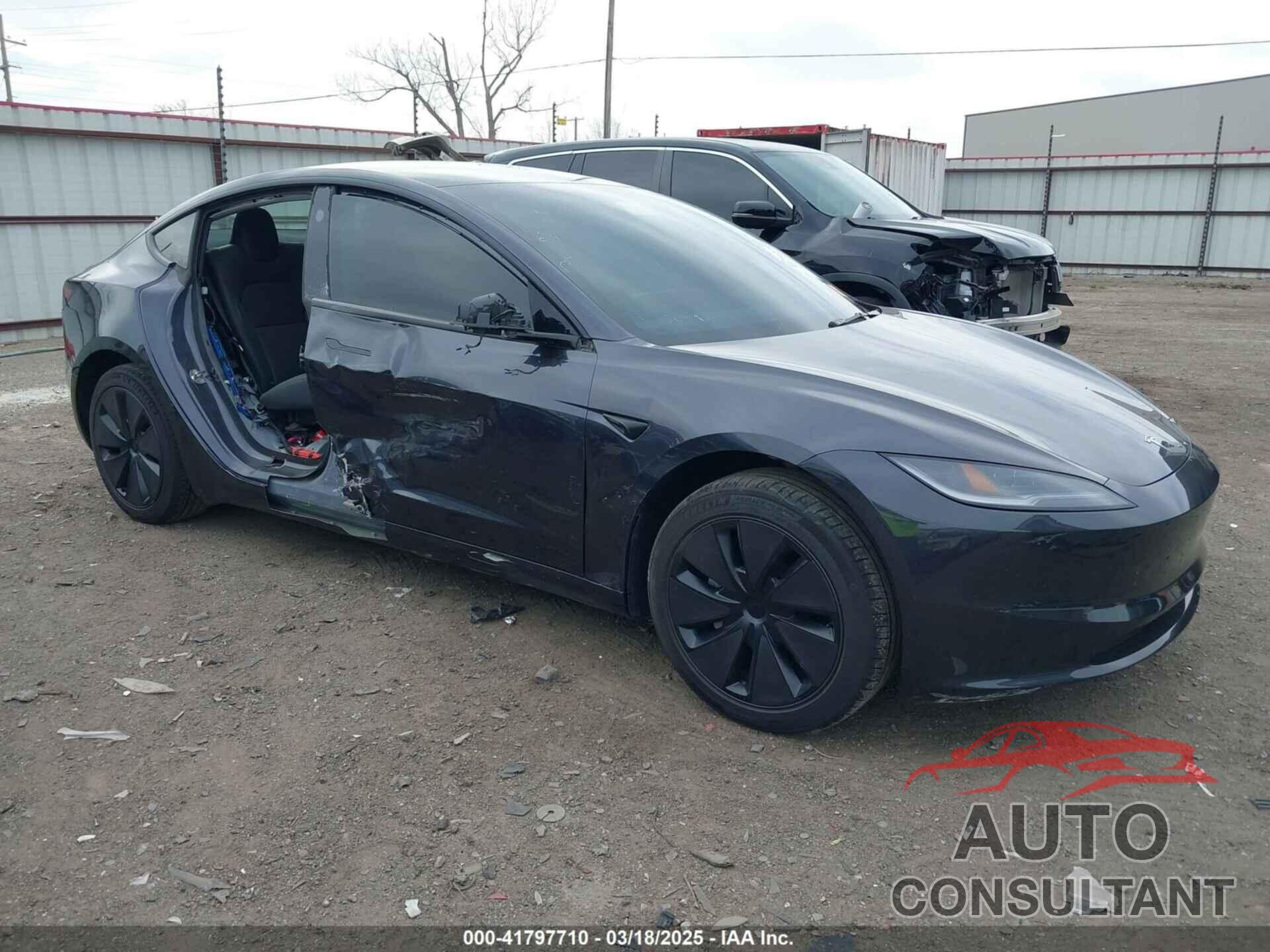 TESLA MODEL 3 2024 - 5YJ3E1EA2RF847638